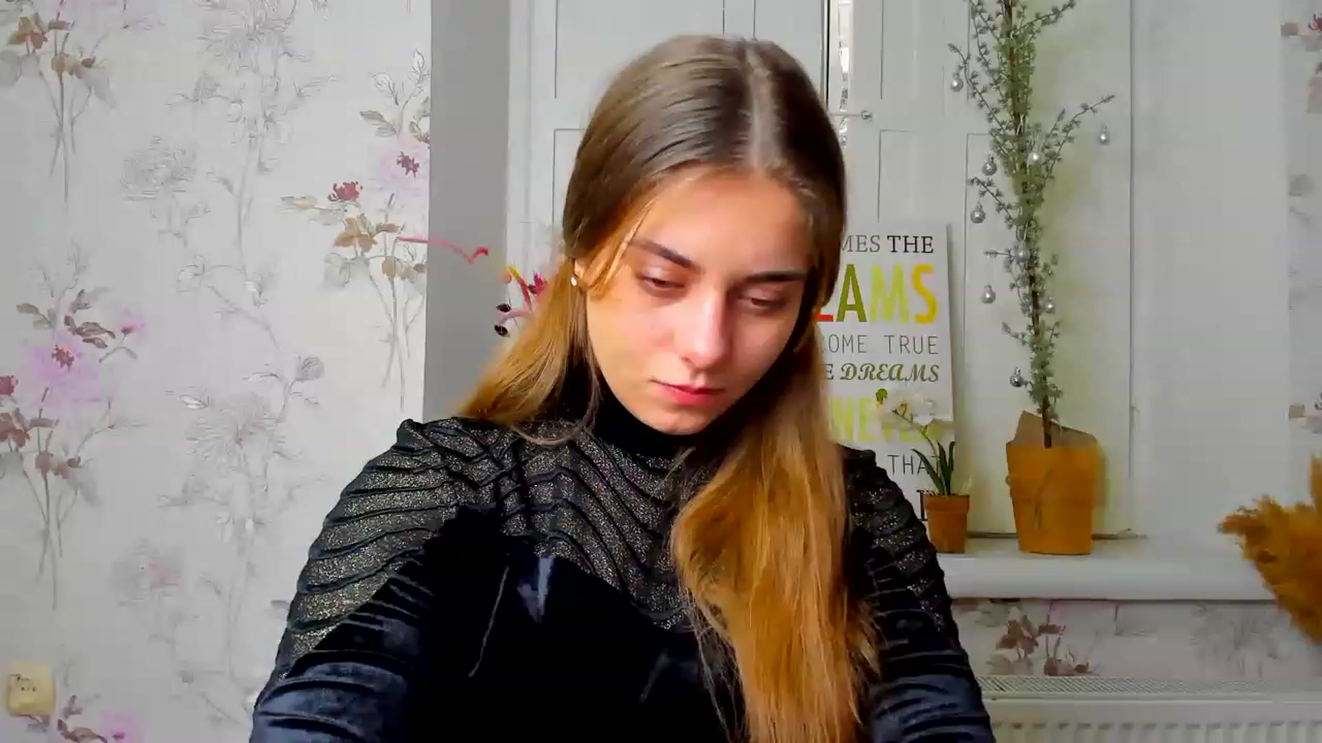Gallery image thumbnail from DanielaRau's myfreecams stream on, 01/01/2023, 11:01 image 10 of 20