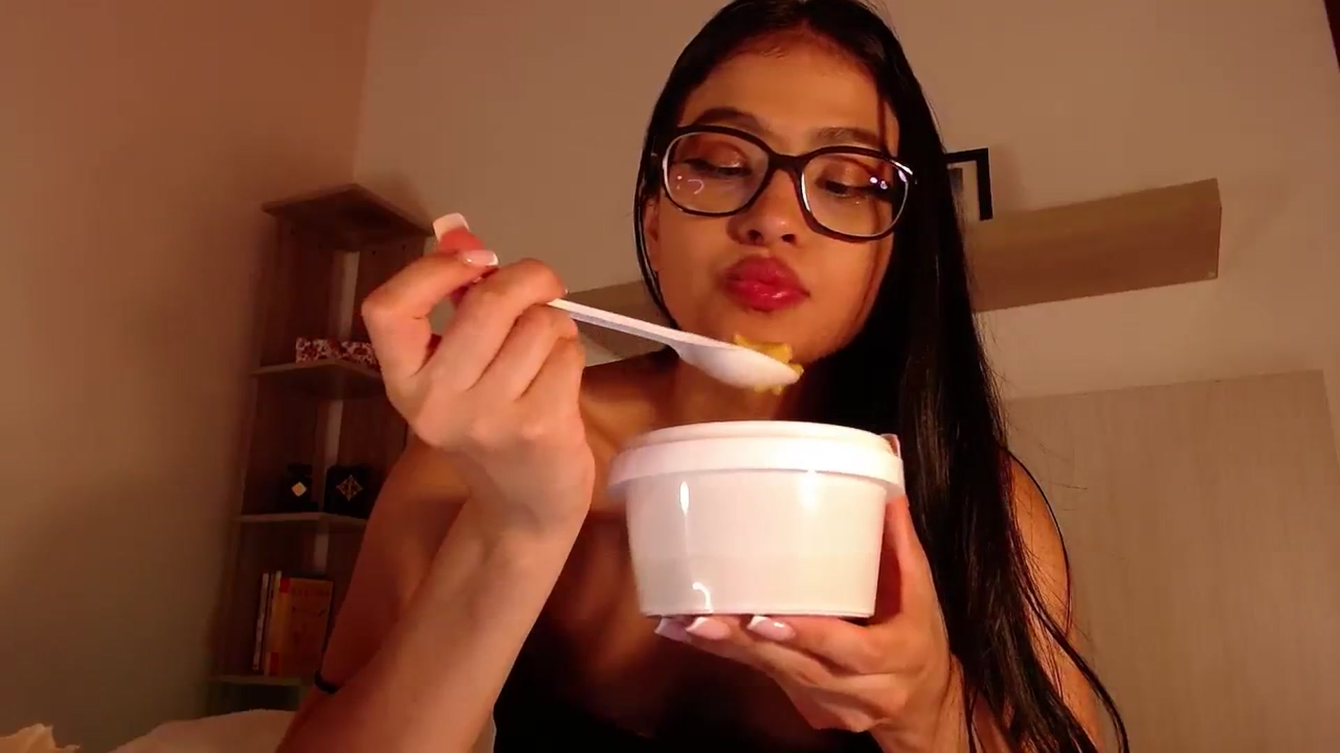 Gallery image thumbnail from DanielaSweet_'s myfreecams stream on, 09/19/2023, 01:18 image 13 of 20