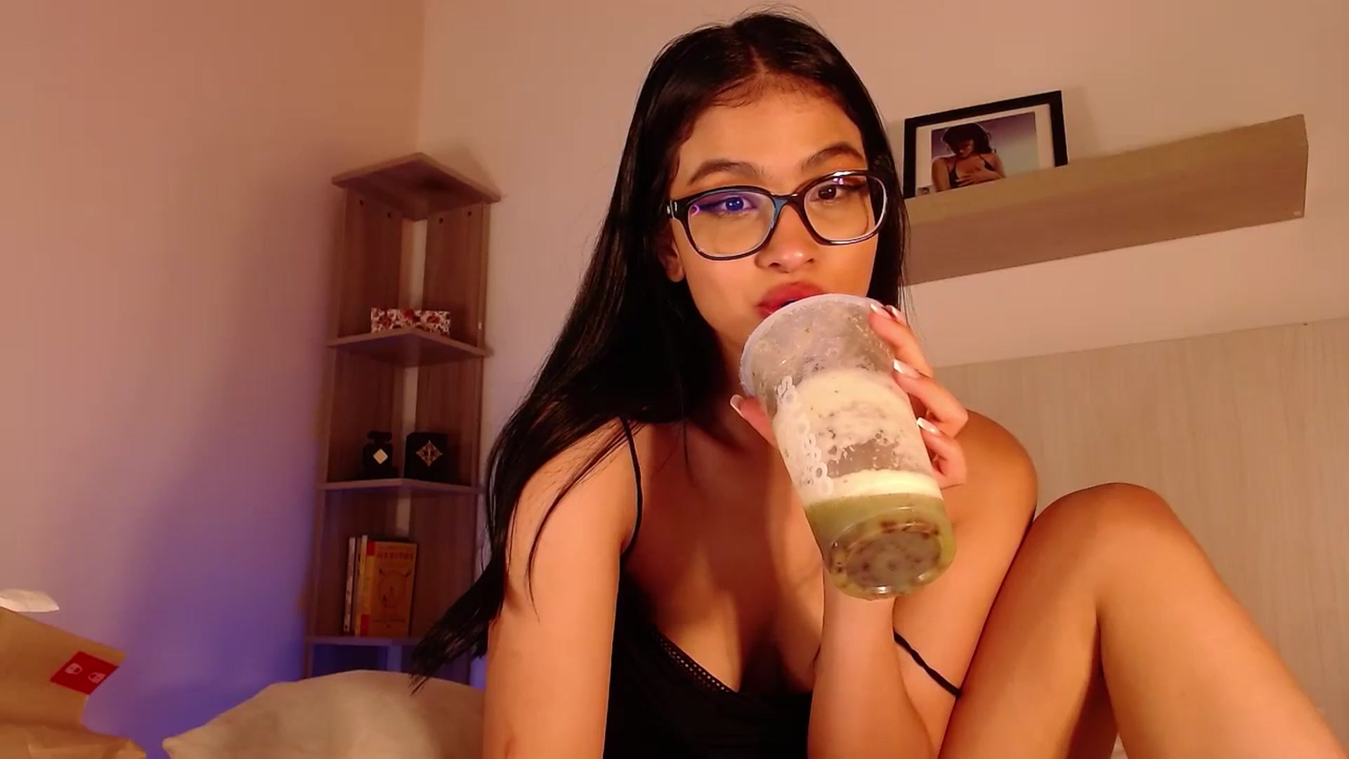Gallery image thumbnail from DanielaSweet_'s myfreecams stream on, 09/19/2023, 01:18 image 9 of 20