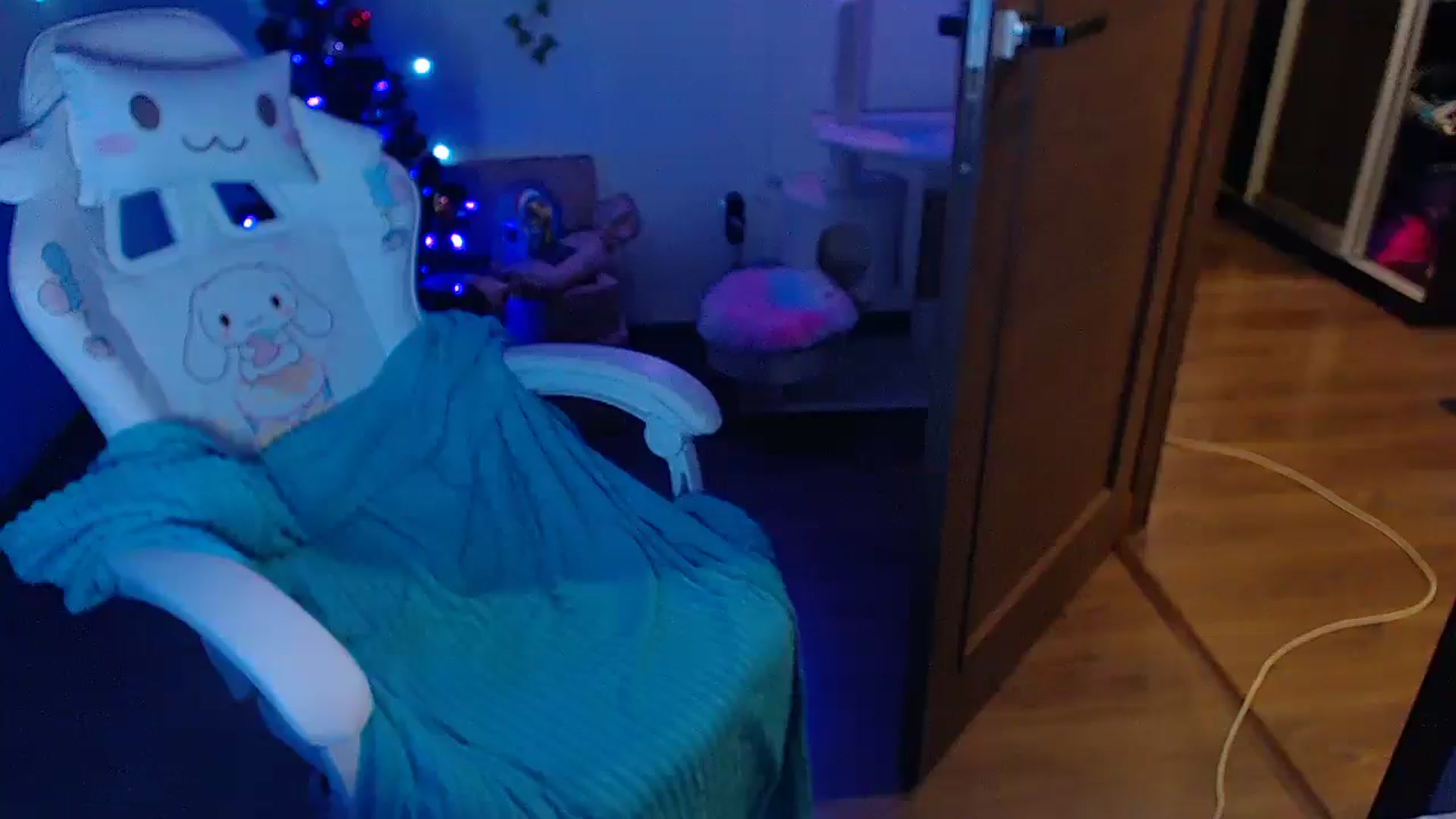 Gallery image thumbnail from DanielaTrue's myfreecams stream on, 12/25/2024, 13:04 image 7 of 20