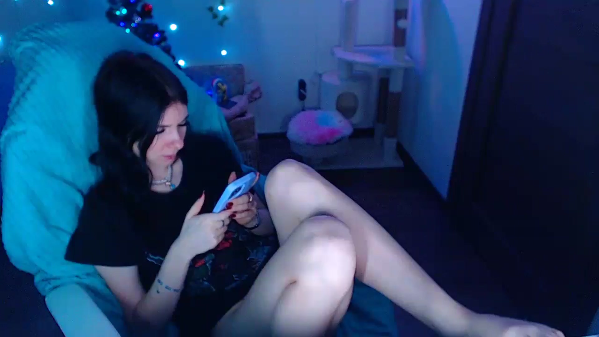 Gallery image thumbnail from DanielaTrue's myfreecams stream on, 12/25/2024, 13:04 image 19 of 20