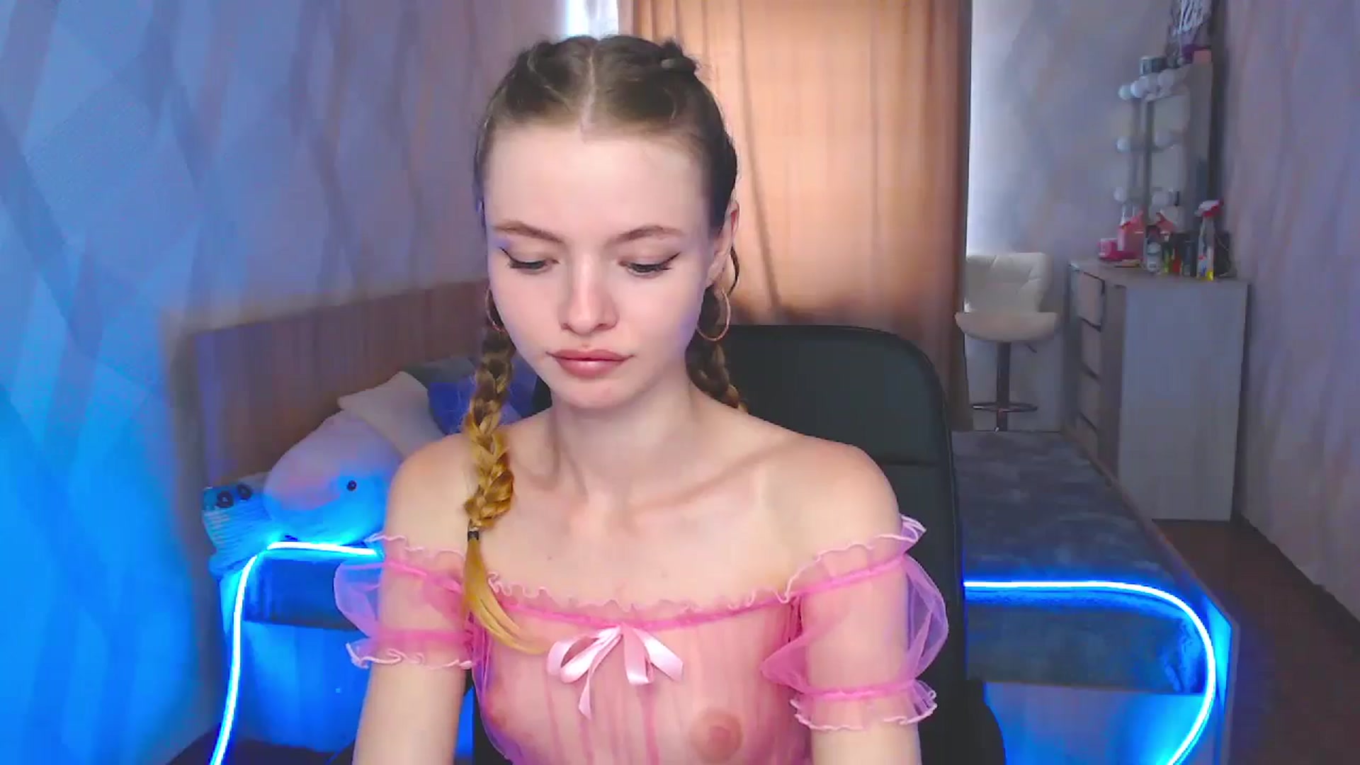 Gallery image thumbnail from Daniella___'s myfreecams stream on, 06/16/2024, 14:17 image 14 of 20