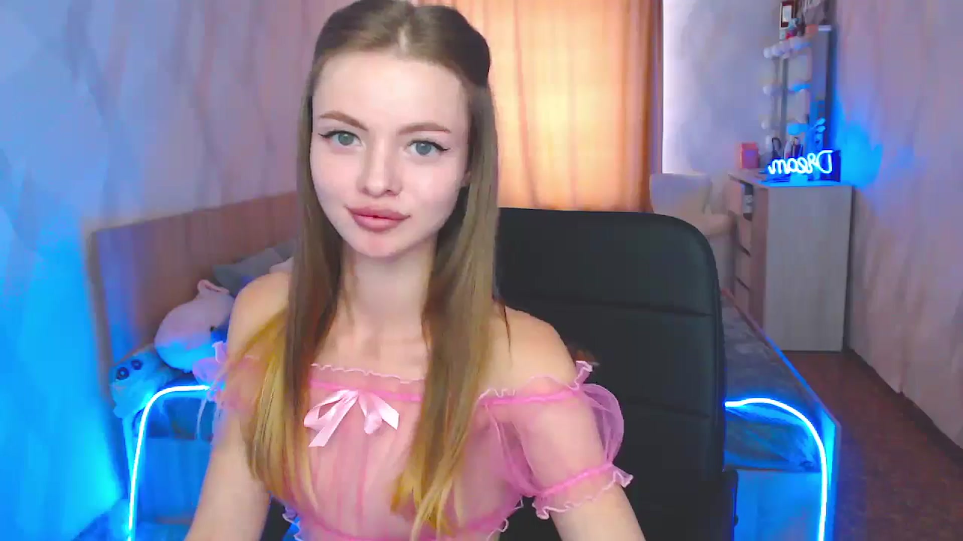 Gallery image thumbnail from Daniella___'s myfreecams stream on, 10/06/2024, 12:59 image 15 of 20