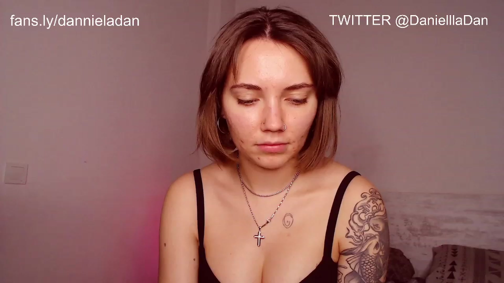 Gallery image thumbnail from Danielladan's myfreecams stream on, 11/17/2022, 14:01 image 19 of 20