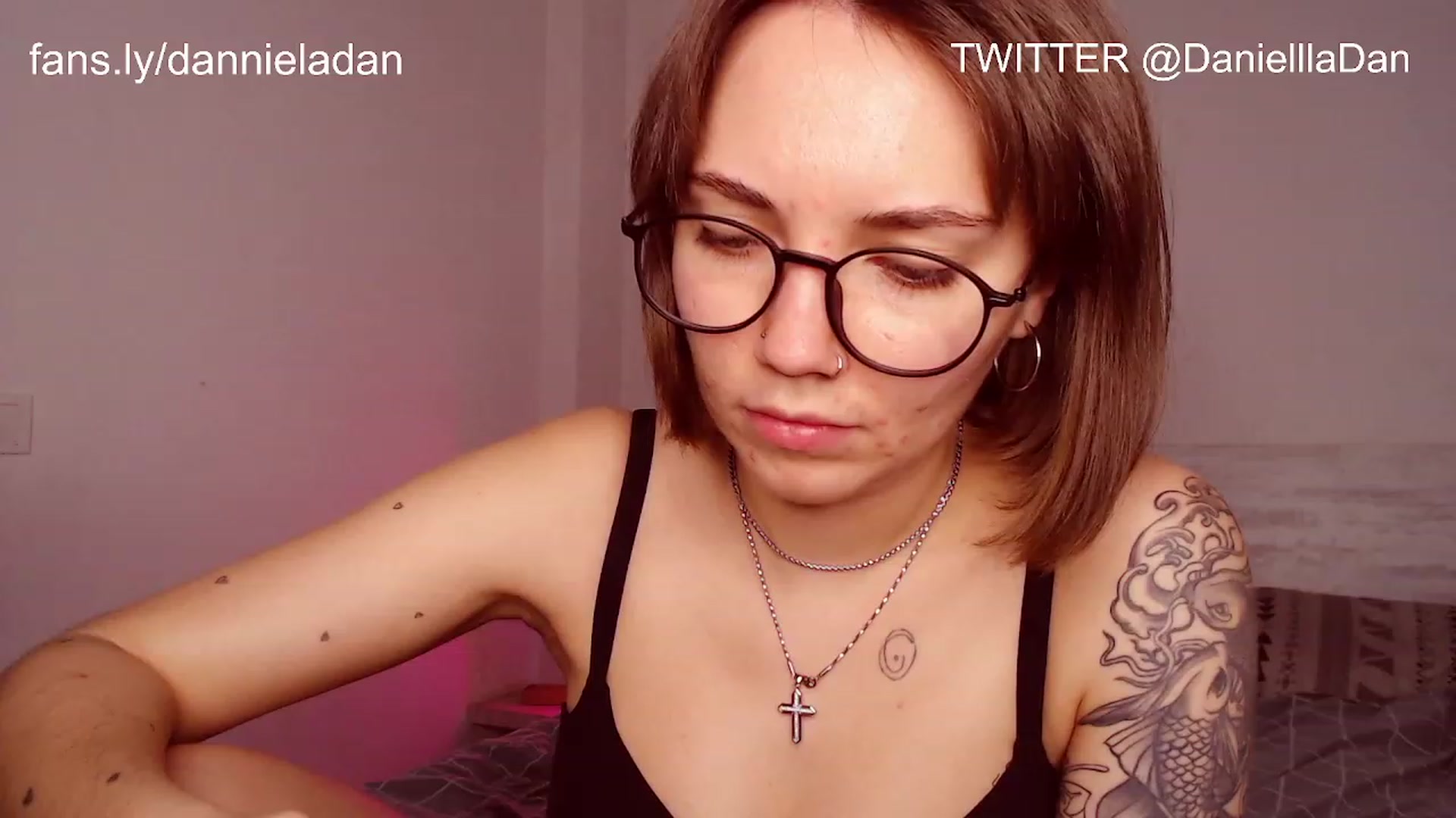 Gallery image thumbnail from Danielladan's myfreecams stream on, 11/17/2022, 14:01 image 16 of 20