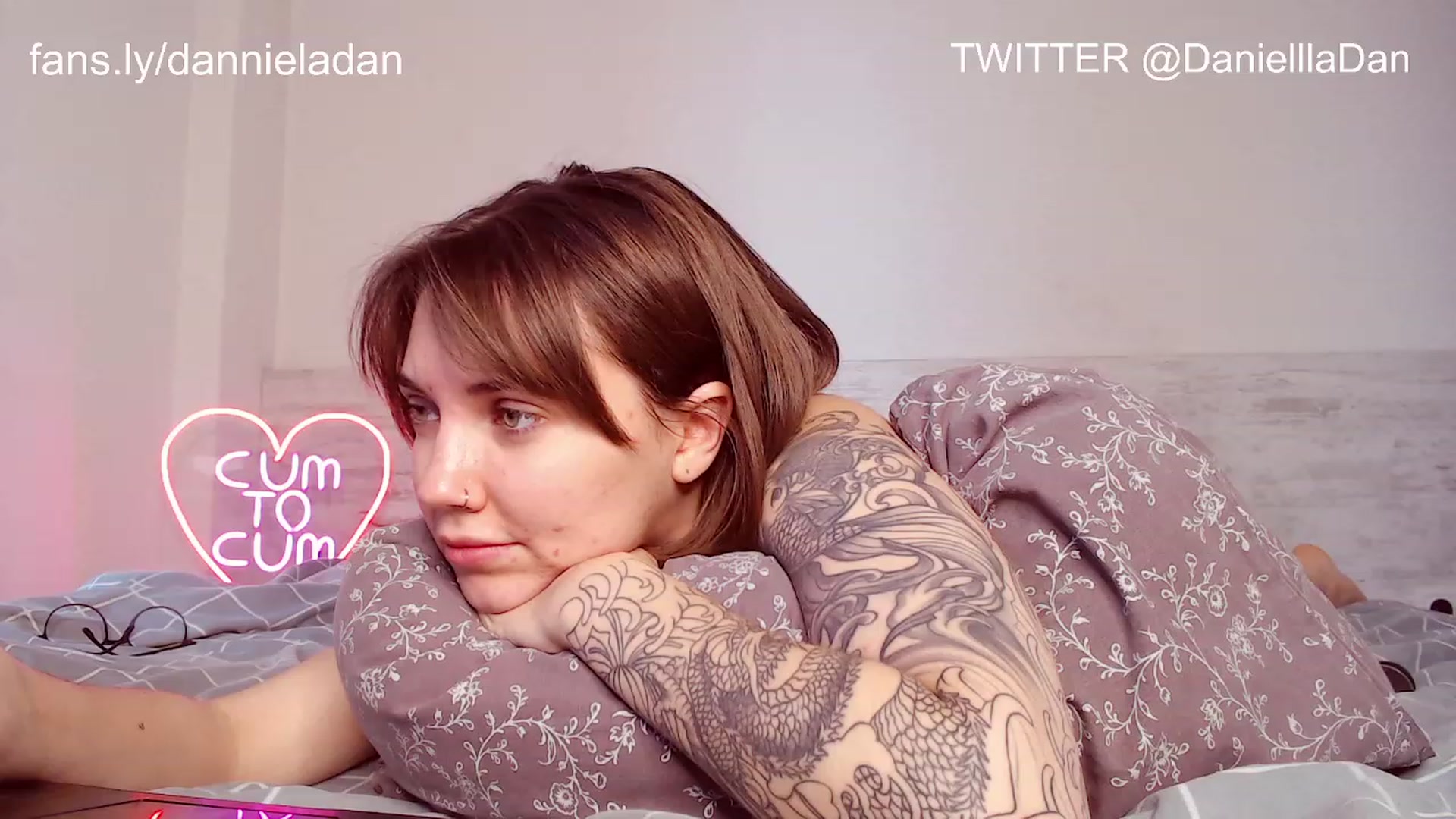 Gallery image thumbnail from Danielladan's myfreecams stream on, 11/19/2022, 10:11 image 15 of 20