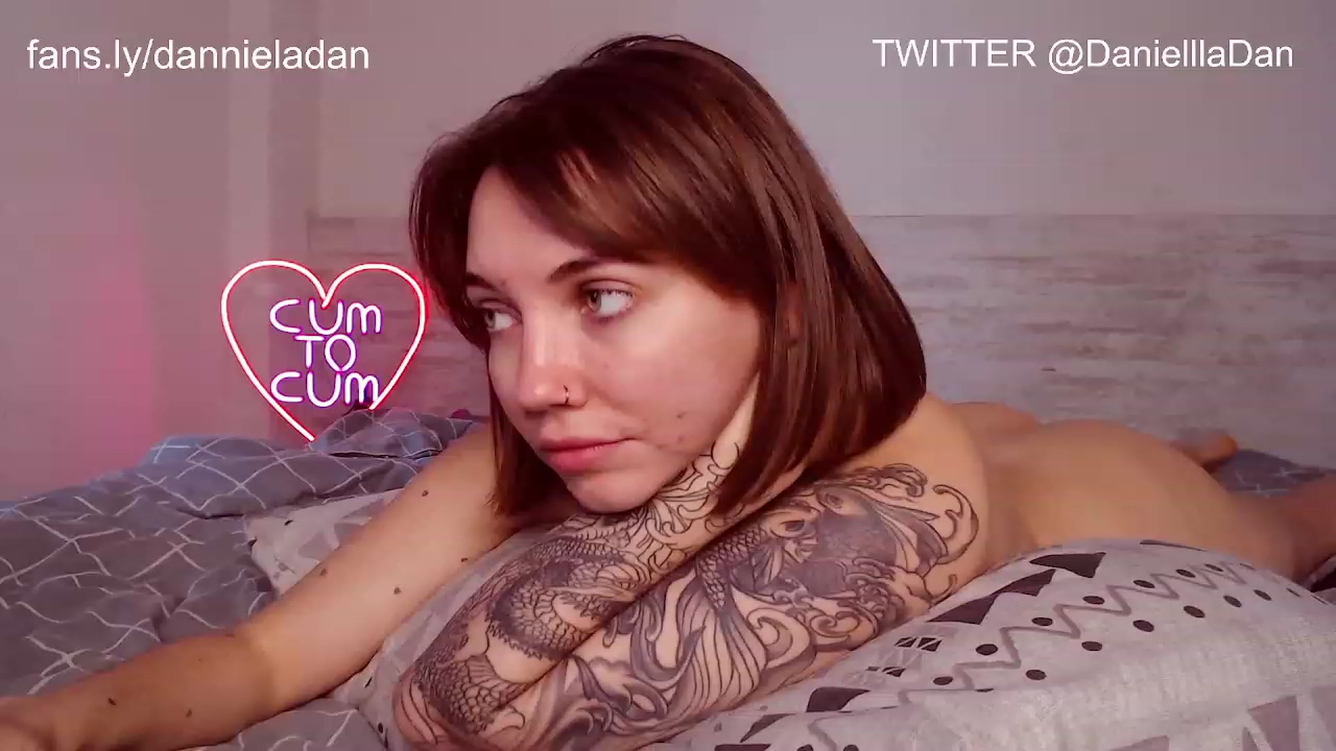 Gallery image thumbnail from Danielladan's myfreecams stream on, 11/19/2022, 10:11 image 10 of 20