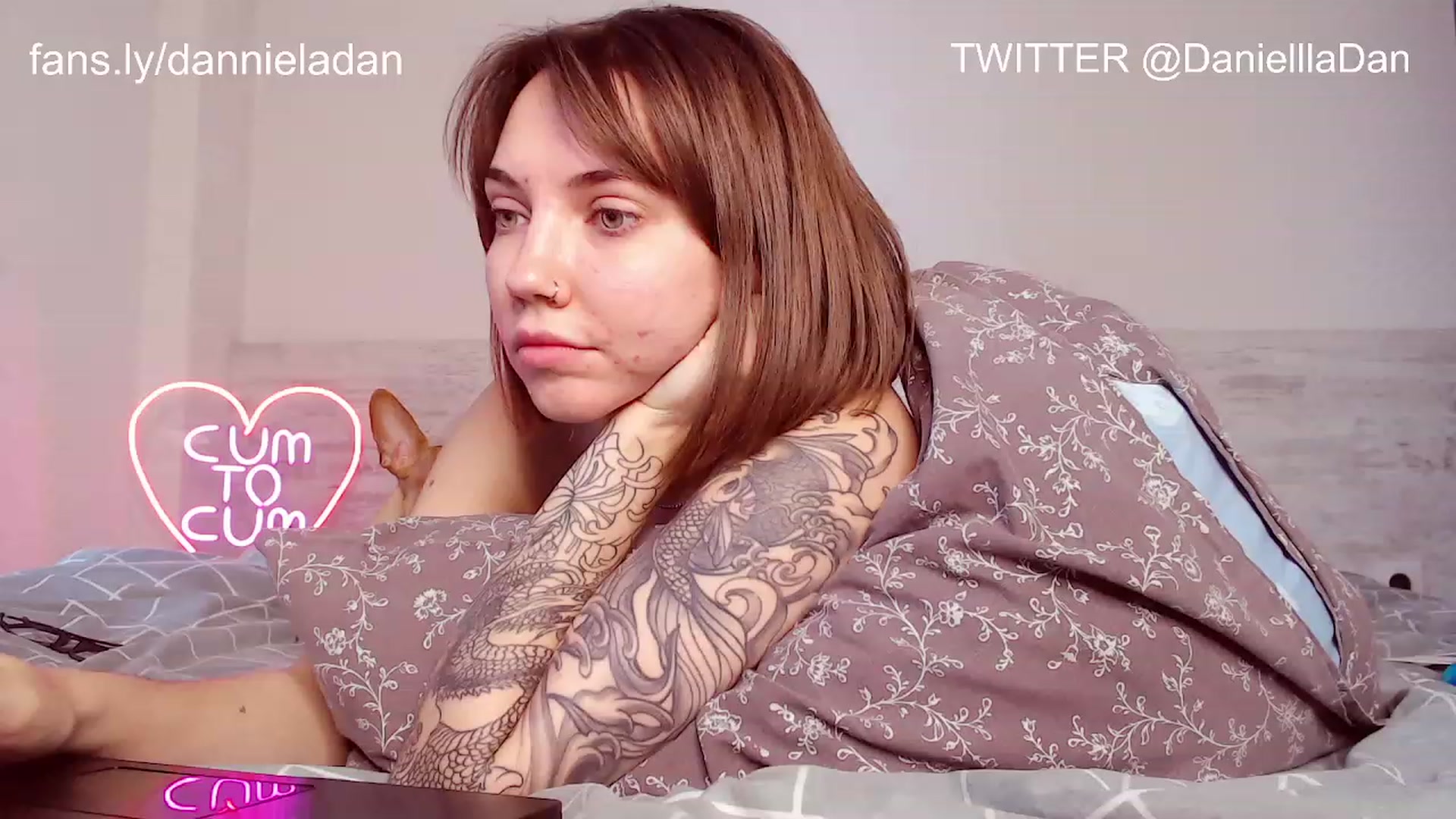 Gallery image thumbnail from Danielladan's myfreecams stream on, 11/19/2022, 10:11 image 17 of 20
