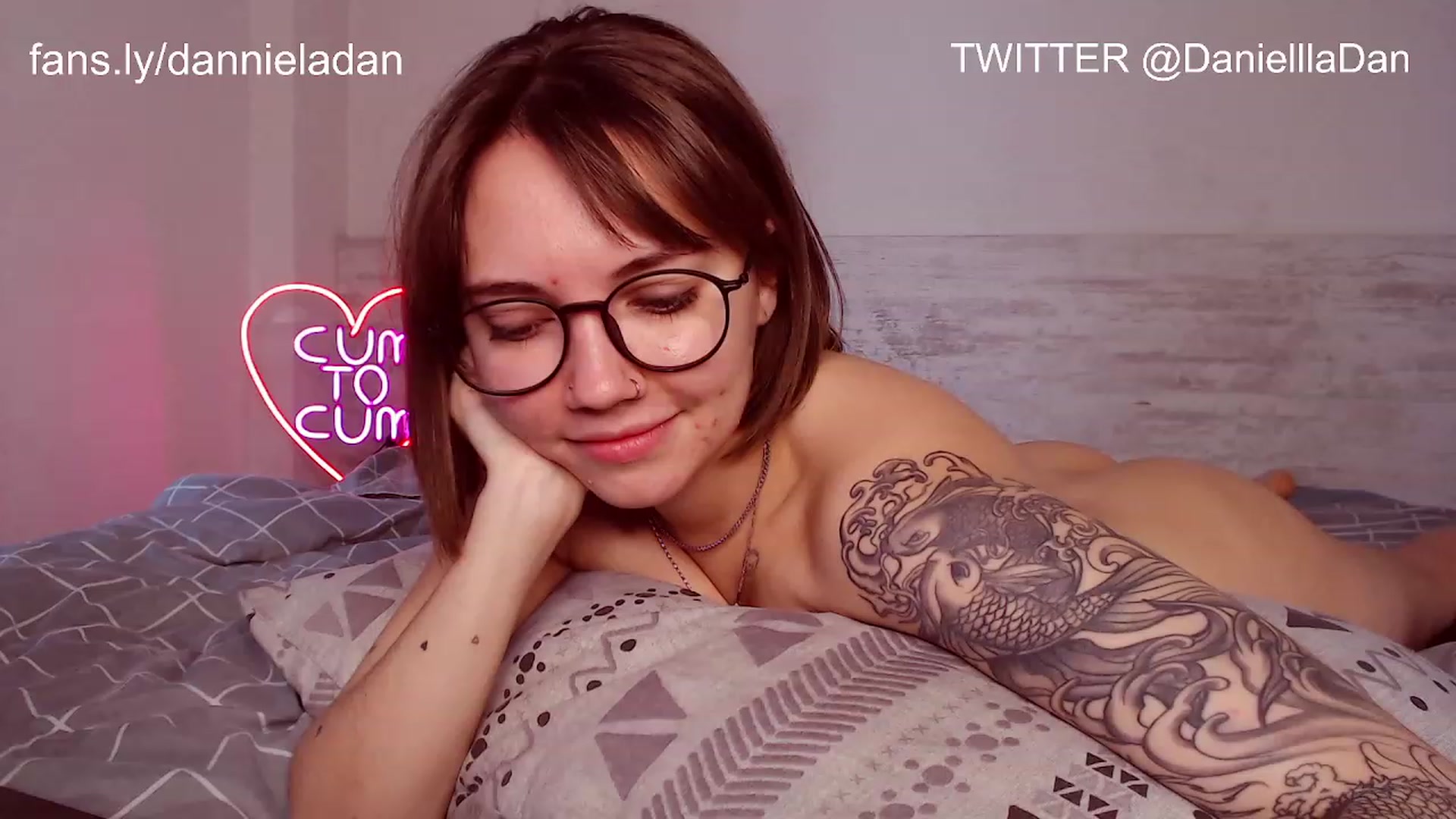 Gallery image thumbnail from Danielladan's myfreecams stream on, 11/19/2022, 10:11 image 9 of 20