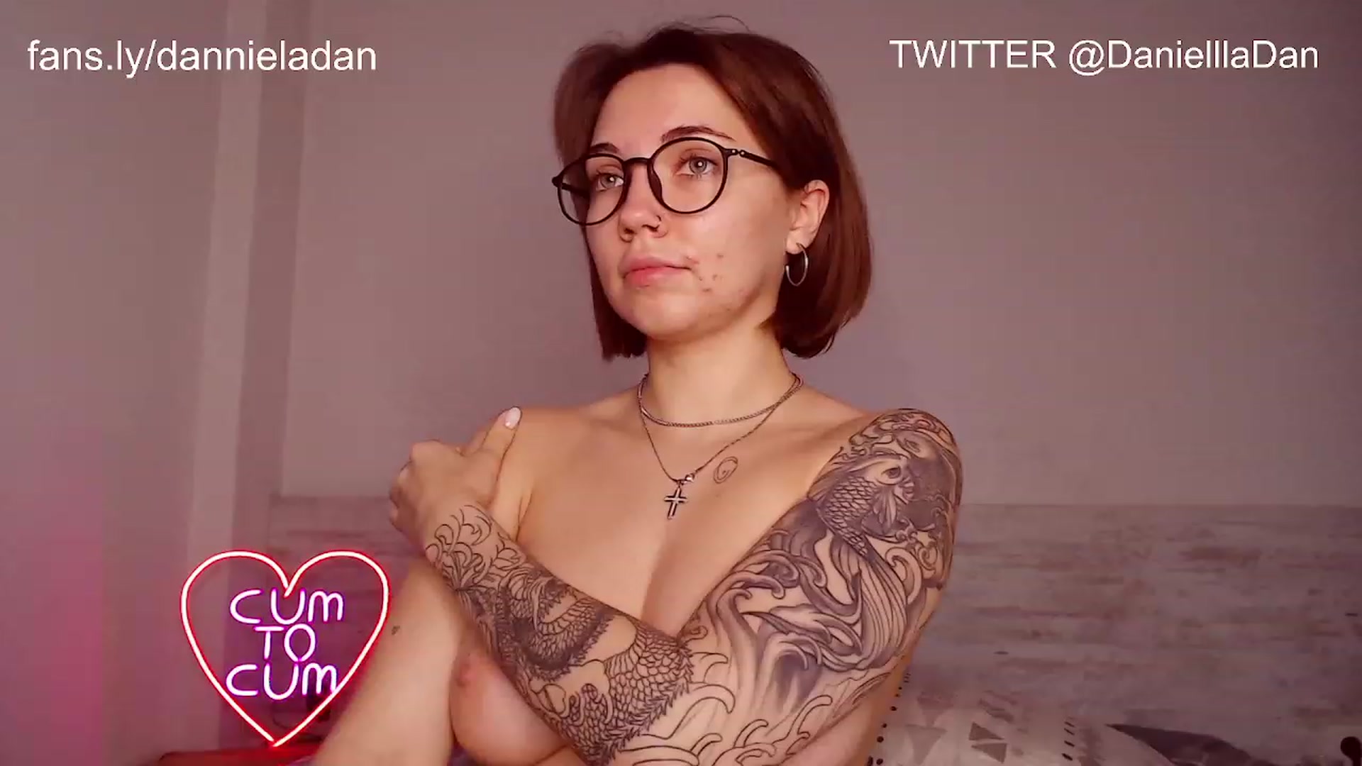 Gallery image thumbnail from Danielladan's myfreecams stream on, 11/21/2022, 08:35 image 5 of 20