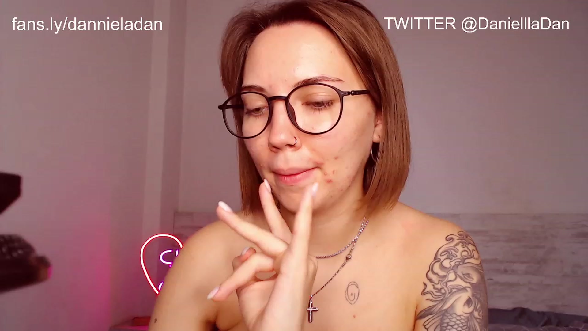 Gallery image thumbnail from Danielladan's myfreecams stream on, 11/21/2022, 10:05 image 7 of 20