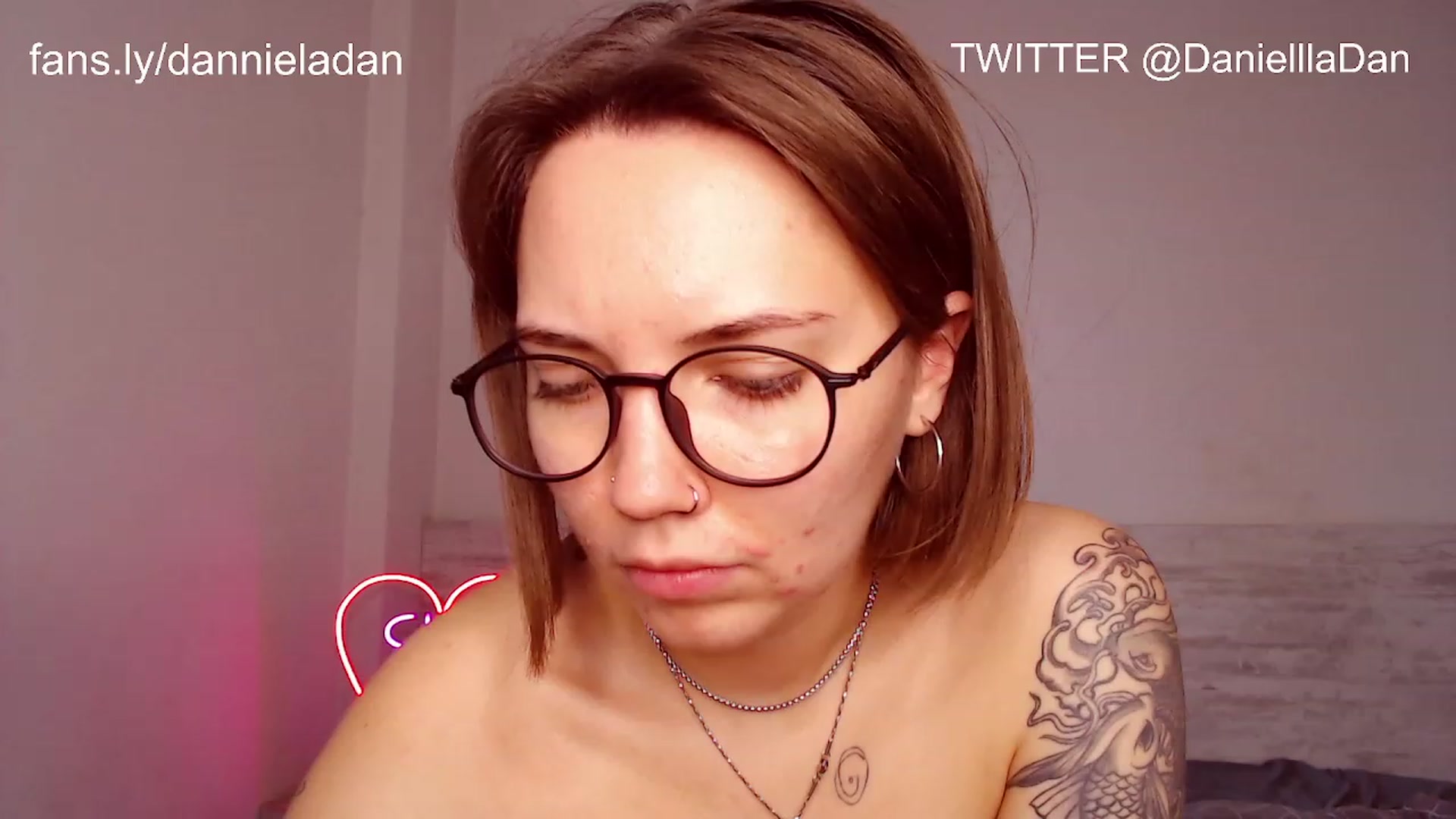 Gallery image thumbnail from Danielladan's myfreecams stream on, 11/21/2022, 10:05 image 9 of 20