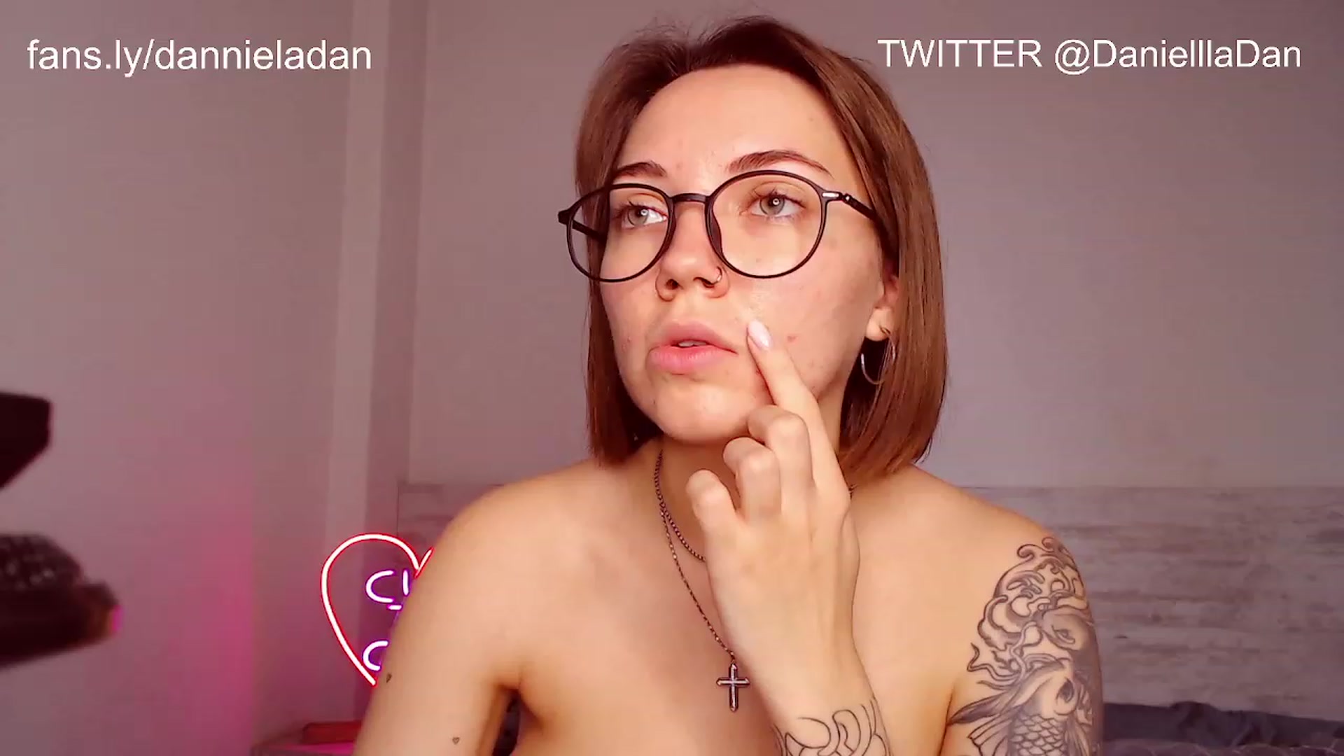 Gallery image thumbnail from Danielladan's myfreecams stream on, 11/21/2022, 10:05 image 6 of 20