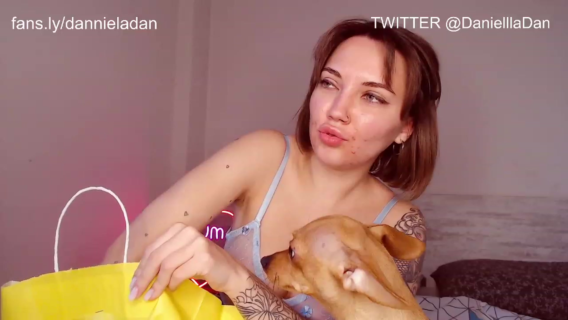 Gallery image thumbnail from Danielladan's myfreecams stream on, 11/23/2022, 07:39 image 14 of 20