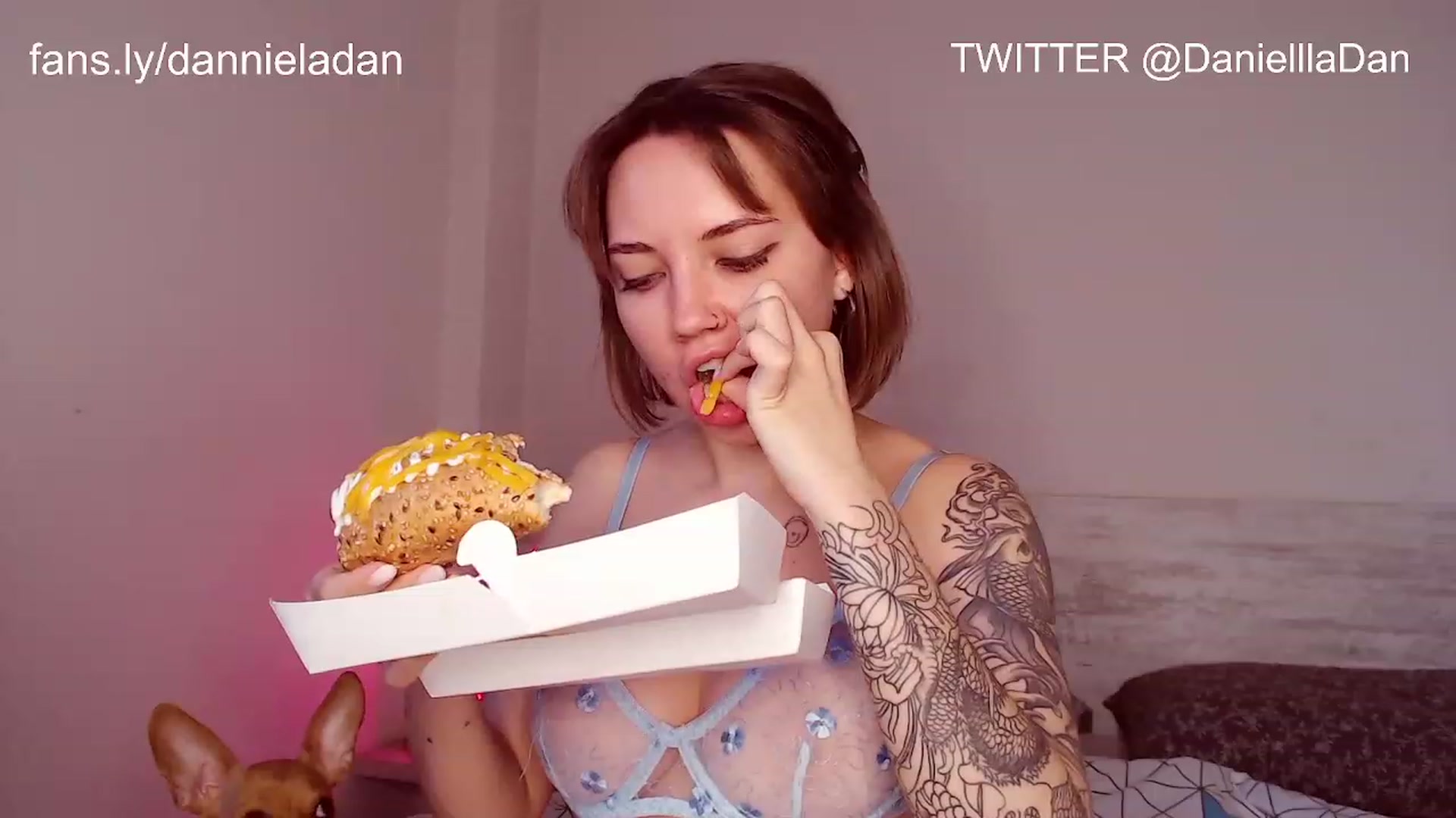 Gallery image thumbnail from Danielladan's myfreecams stream on, 11/23/2022, 07:39 image 16 of 20