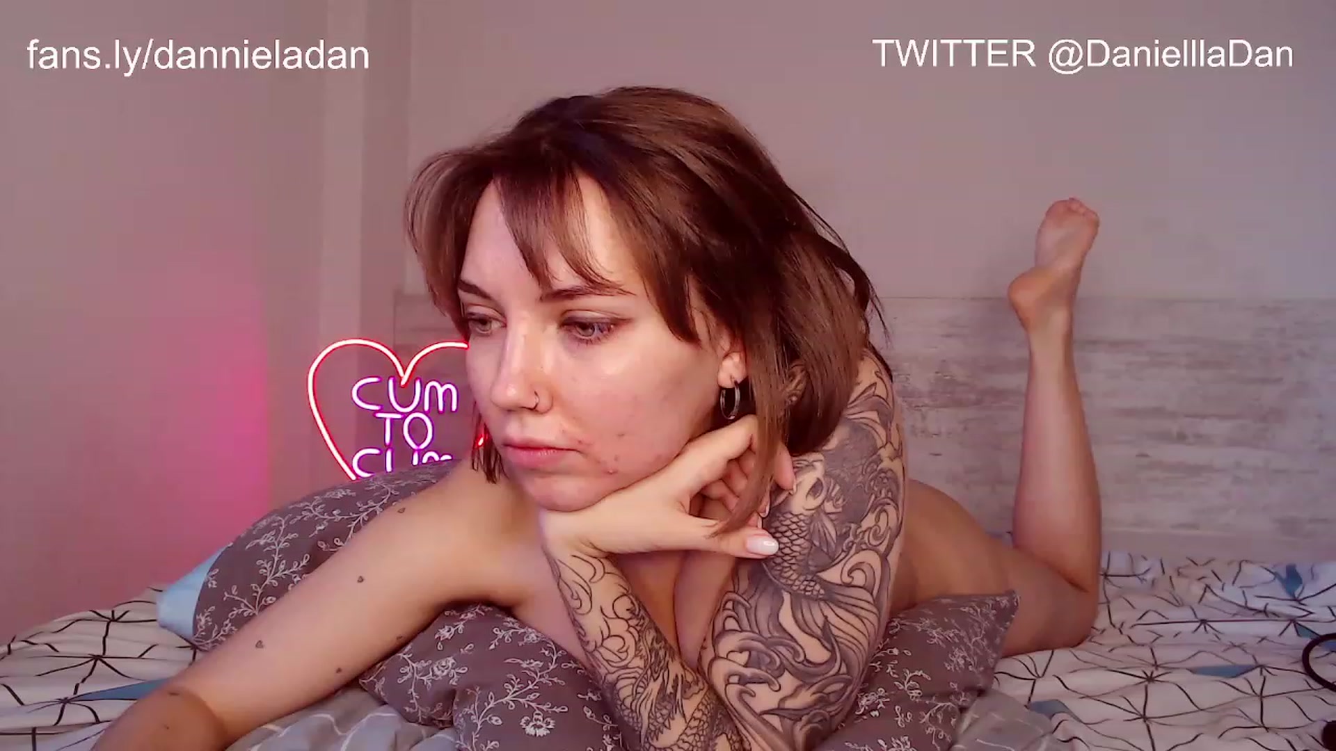 Gallery image thumbnail from Danielladan's myfreecams stream on, 11/23/2022, 10:05 image 5 of 20
