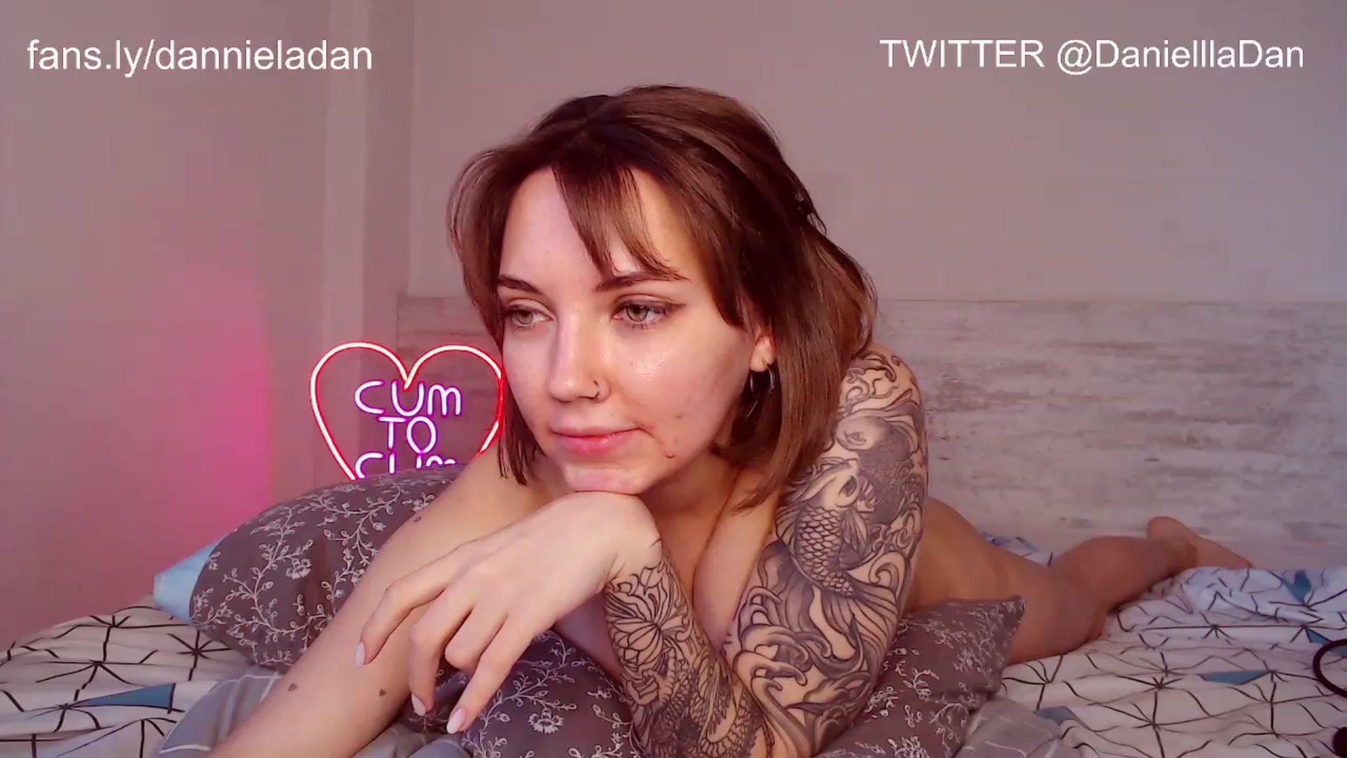 Gallery image thumbnail from Danielladan's myfreecams stream on, 11/23/2022, 10:05 image 6 of 20