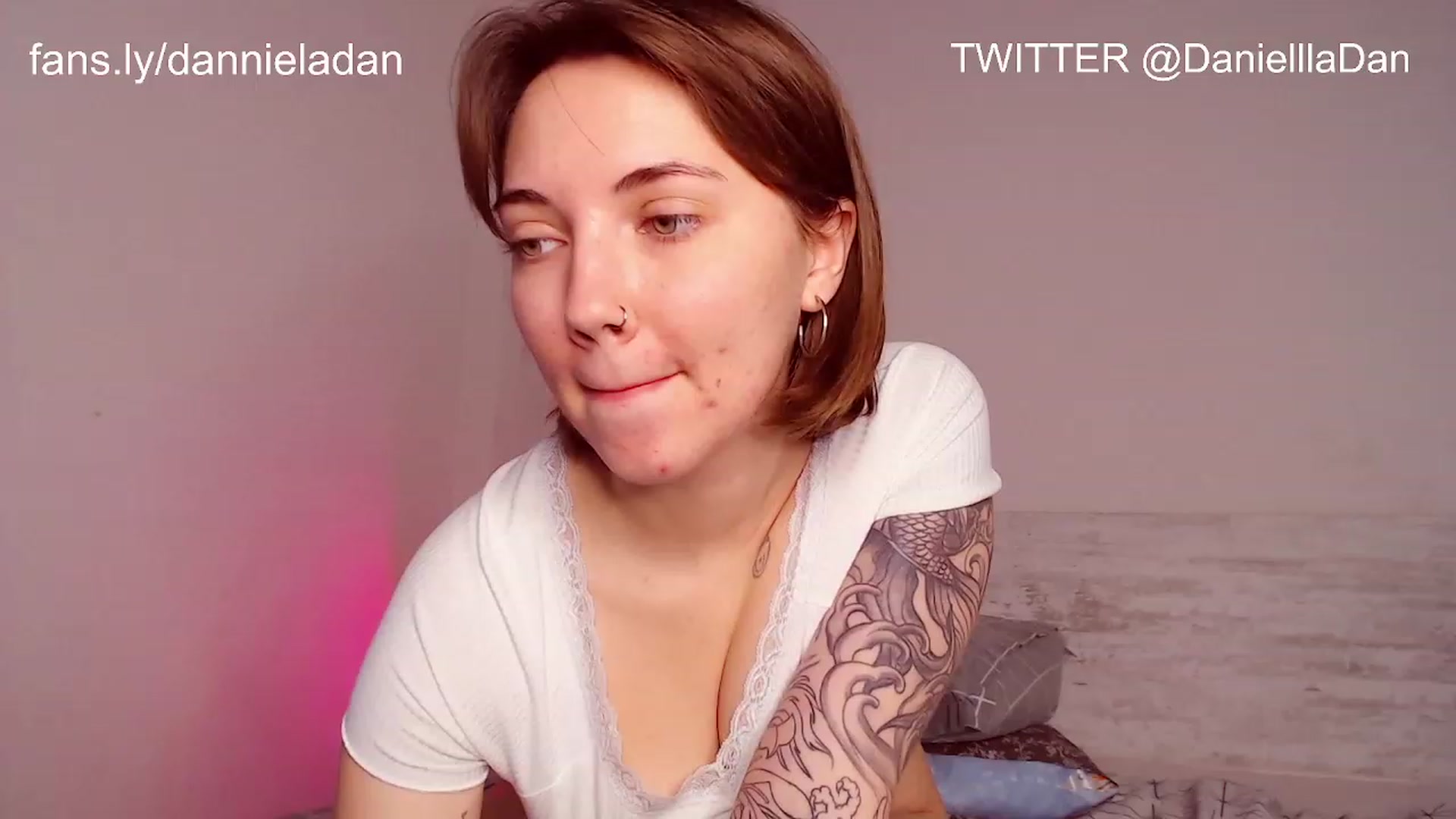 Gallery image thumbnail from Danielladan's myfreecams stream on, 11/26/2022, 08:34 image 12 of 20