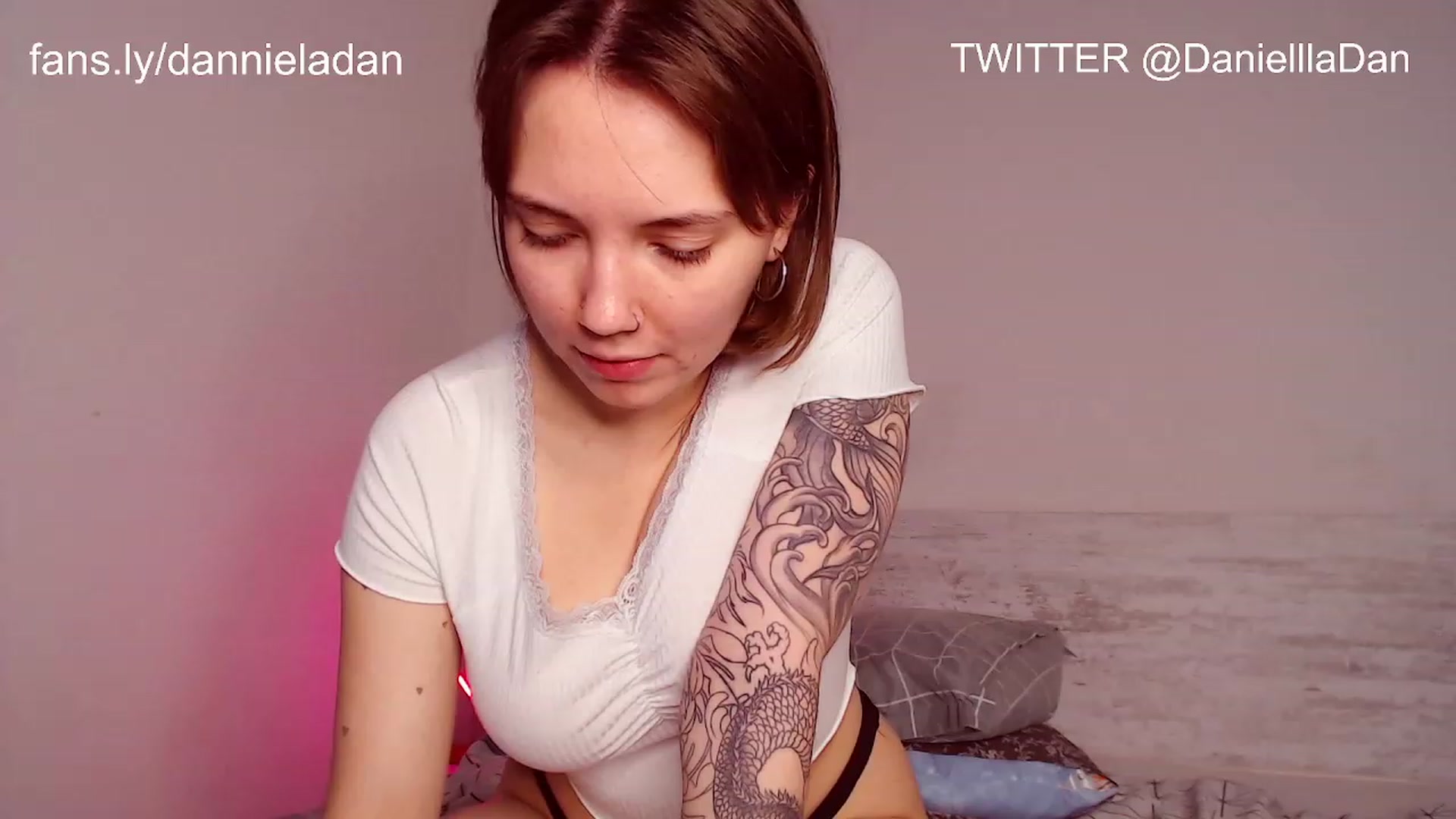 Gallery image thumbnail from Danielladan's myfreecams stream on, 11/26/2022, 08:34 image 11 of 20
