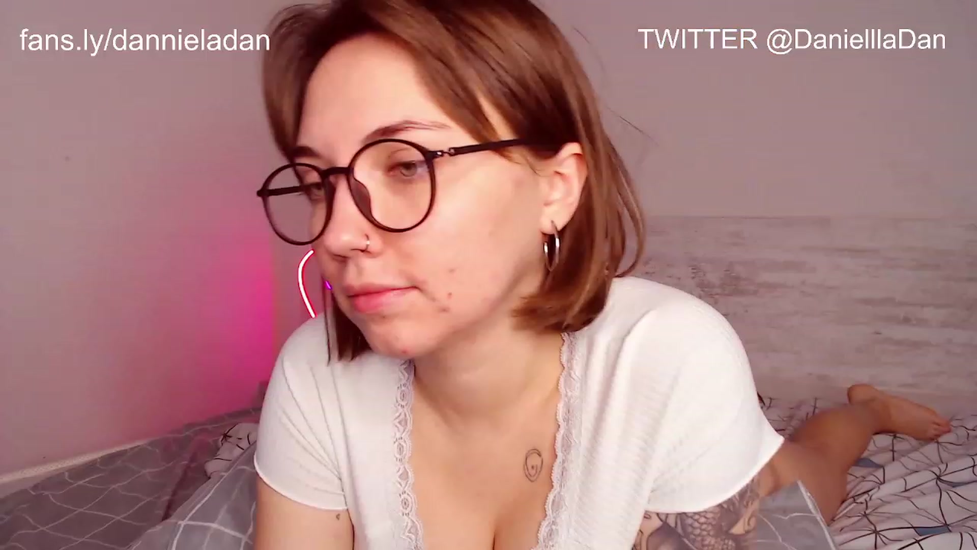 Gallery image thumbnail from Danielladan's myfreecams stream on, 11/26/2022, 08:34 image 18 of 20