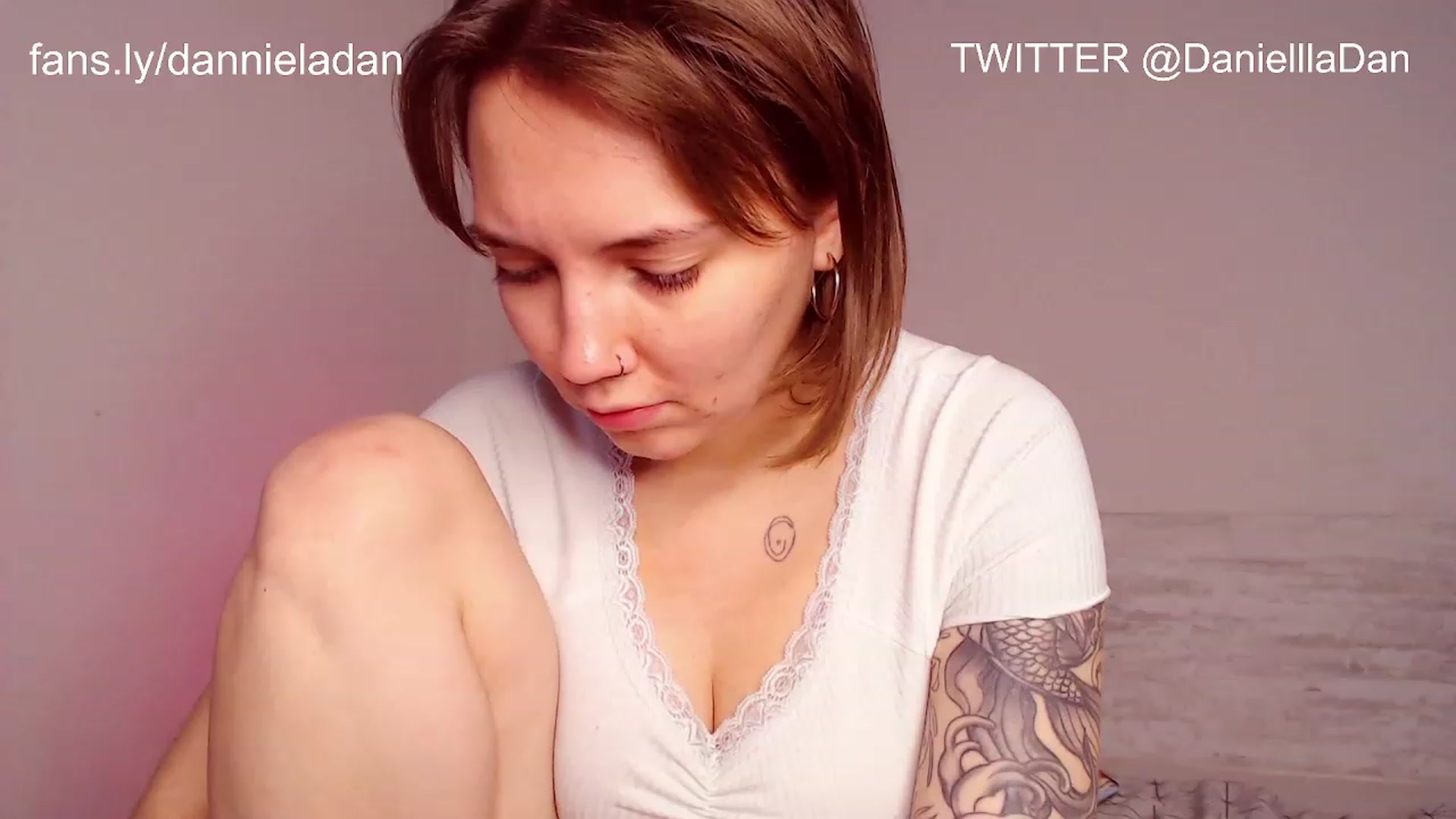 Gallery image thumbnail from Danielladan's myfreecams stream on, 11/26/2022, 08:34 image 9 of 20