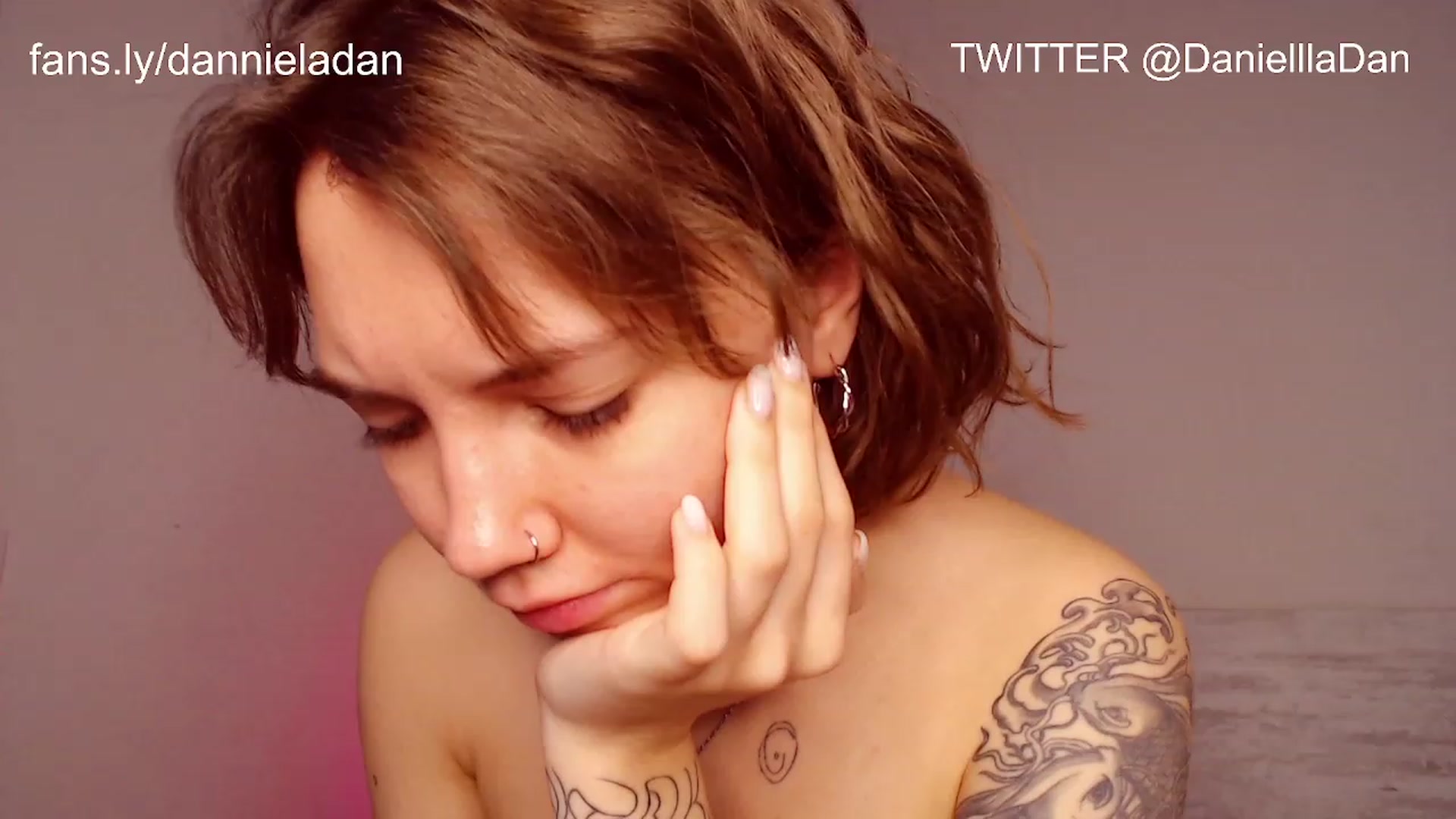 Gallery image thumbnail from Danielladan's myfreecams stream on, 11/28/2022, 08:10 image 7 of 20