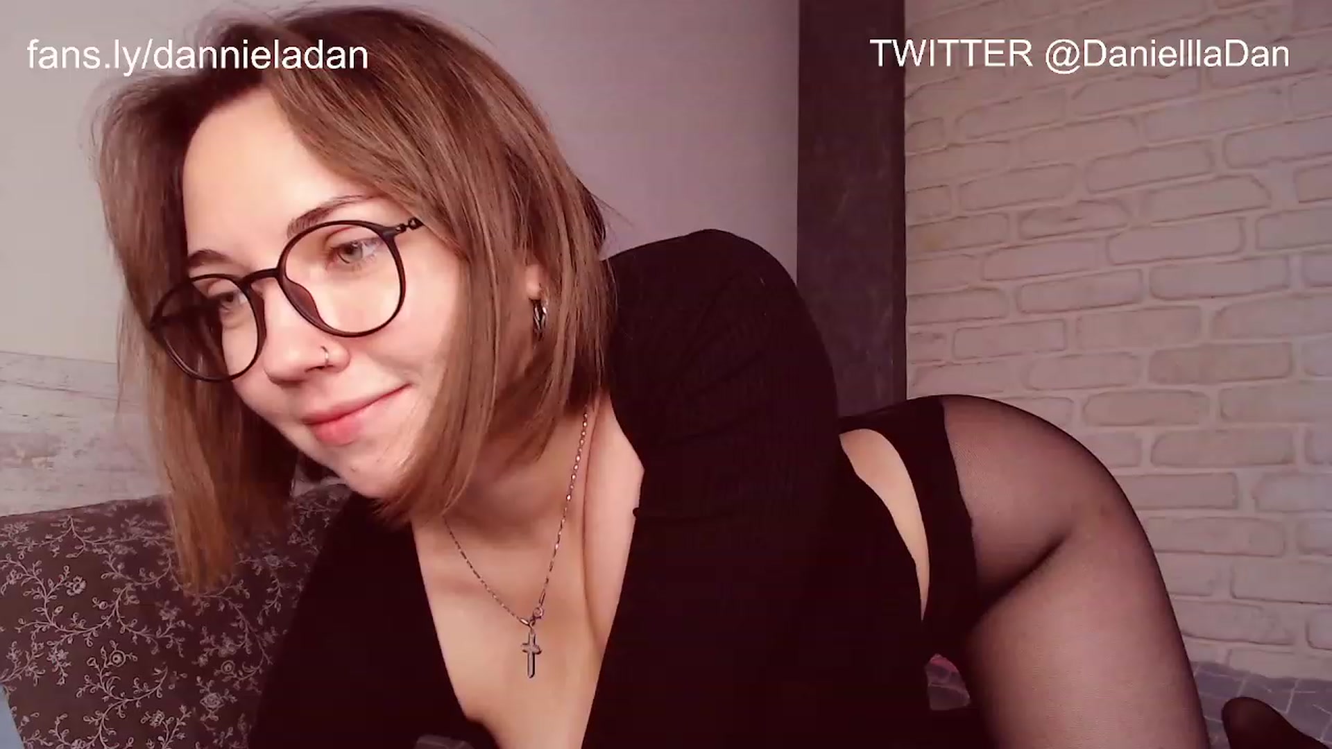 Gallery image thumbnail from Danielladan's myfreecams stream on, 12/06/2022, 09:41 image 13 of 20