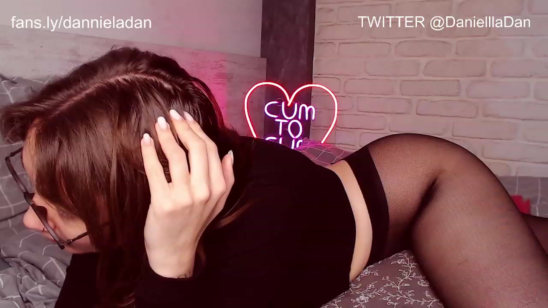Gallery image thumbnail from Danielladan's myfreecams stream on, 12/06/2022, 13:40 image 2 of 20