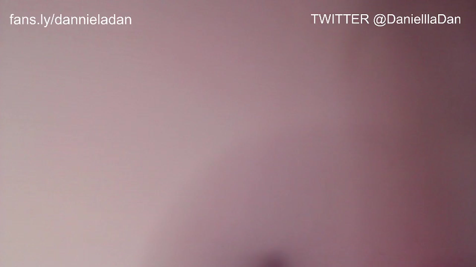 Gallery image thumbnail from Danielladan's myfreecams stream on, 12/07/2022, 09:49 image 16 of 20