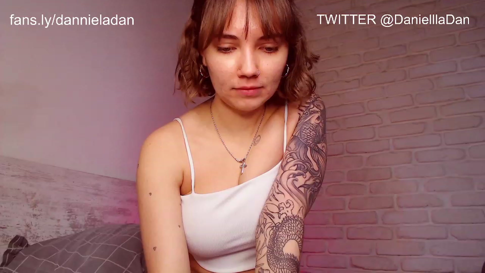 Gallery image thumbnail from Danielladan's myfreecams stream on, 12/08/2022, 08:50 image 7 of 20