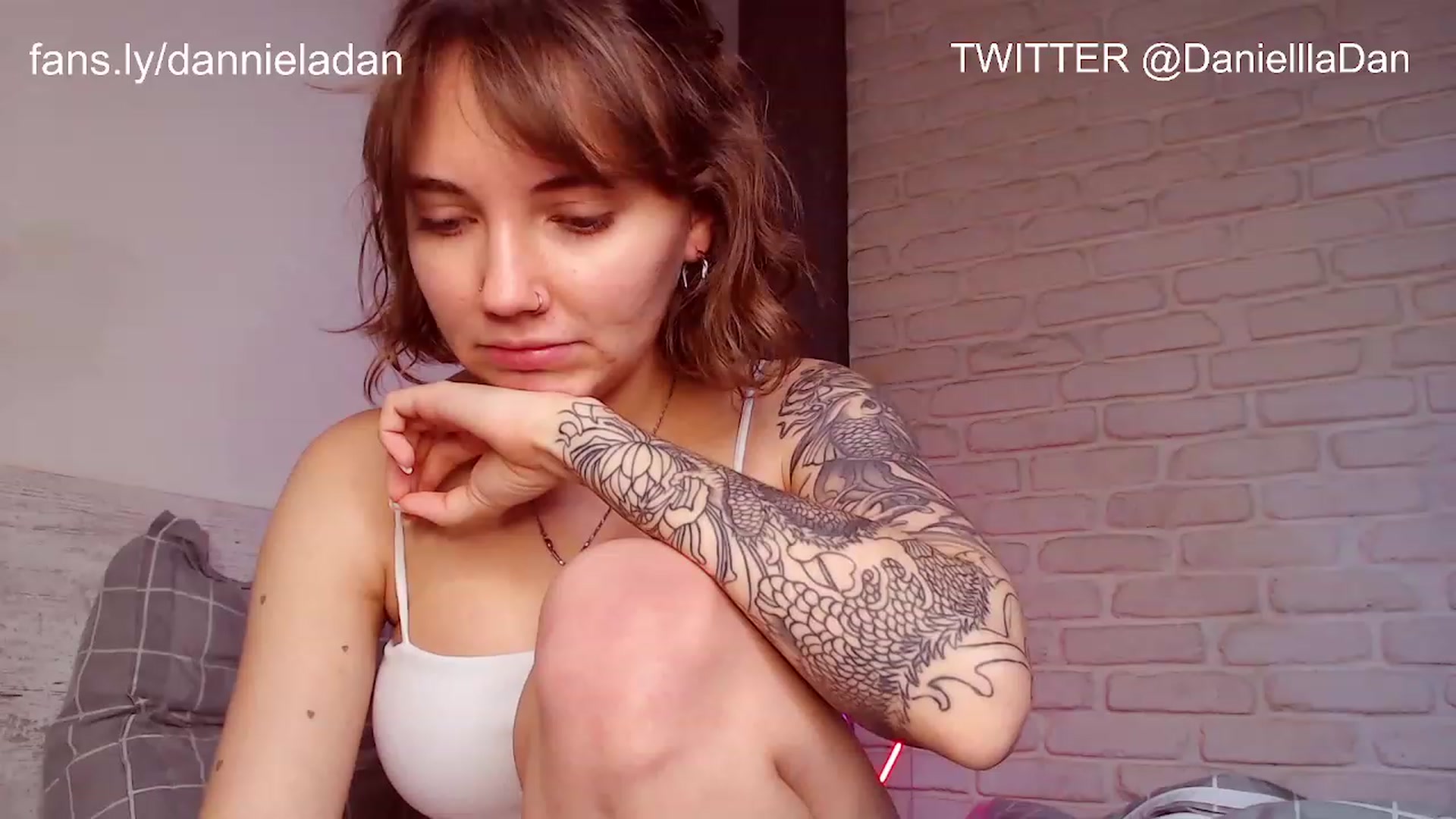 Gallery image thumbnail from Danielladan's myfreecams stream on, 12/08/2022, 09:59 image 1 of 20