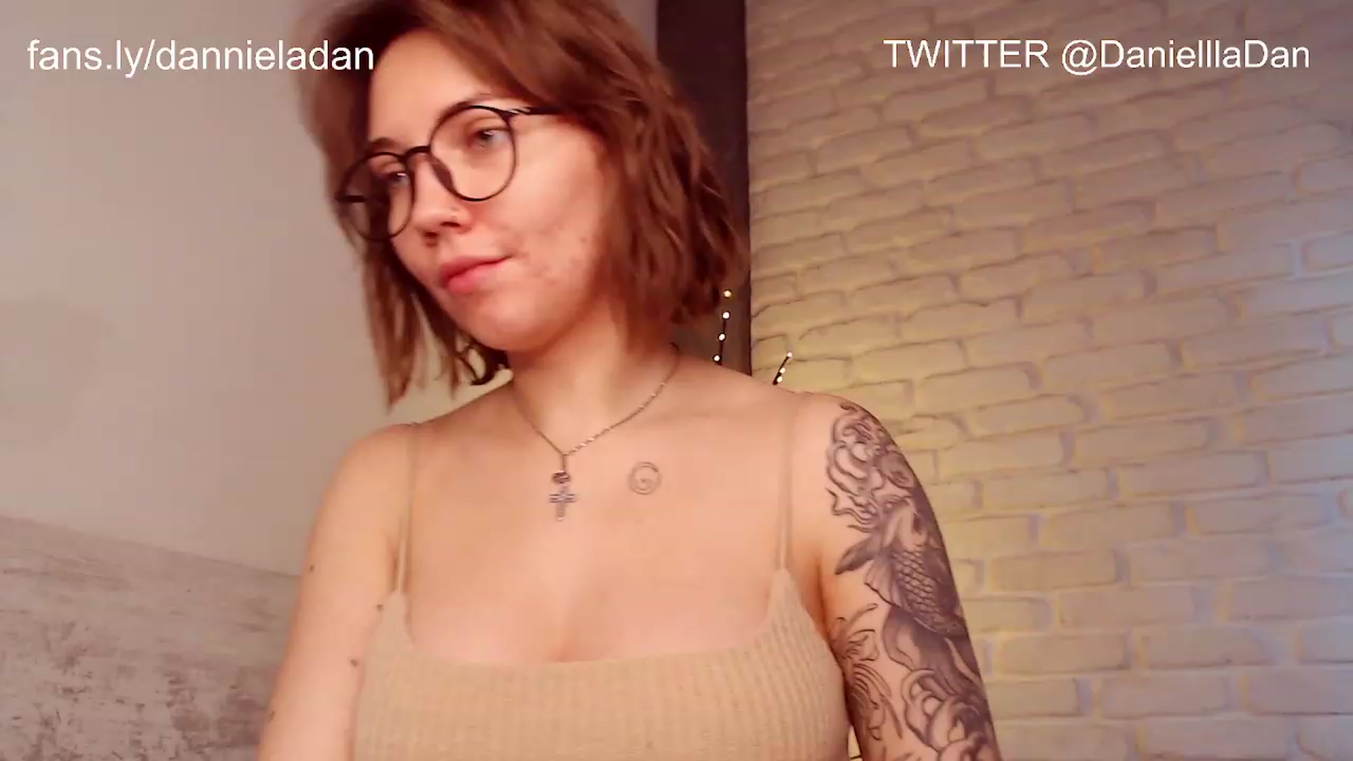 Gallery image thumbnail from Danielladan's myfreecams stream on, 12/22/2022, 10:18 image 6 of 20