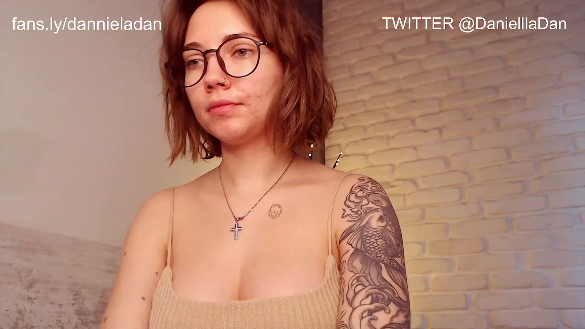 Gallery image thumbnail from Danielladan's myfreecams stream on, 12/22/2022, 10:18 image 7 of 20