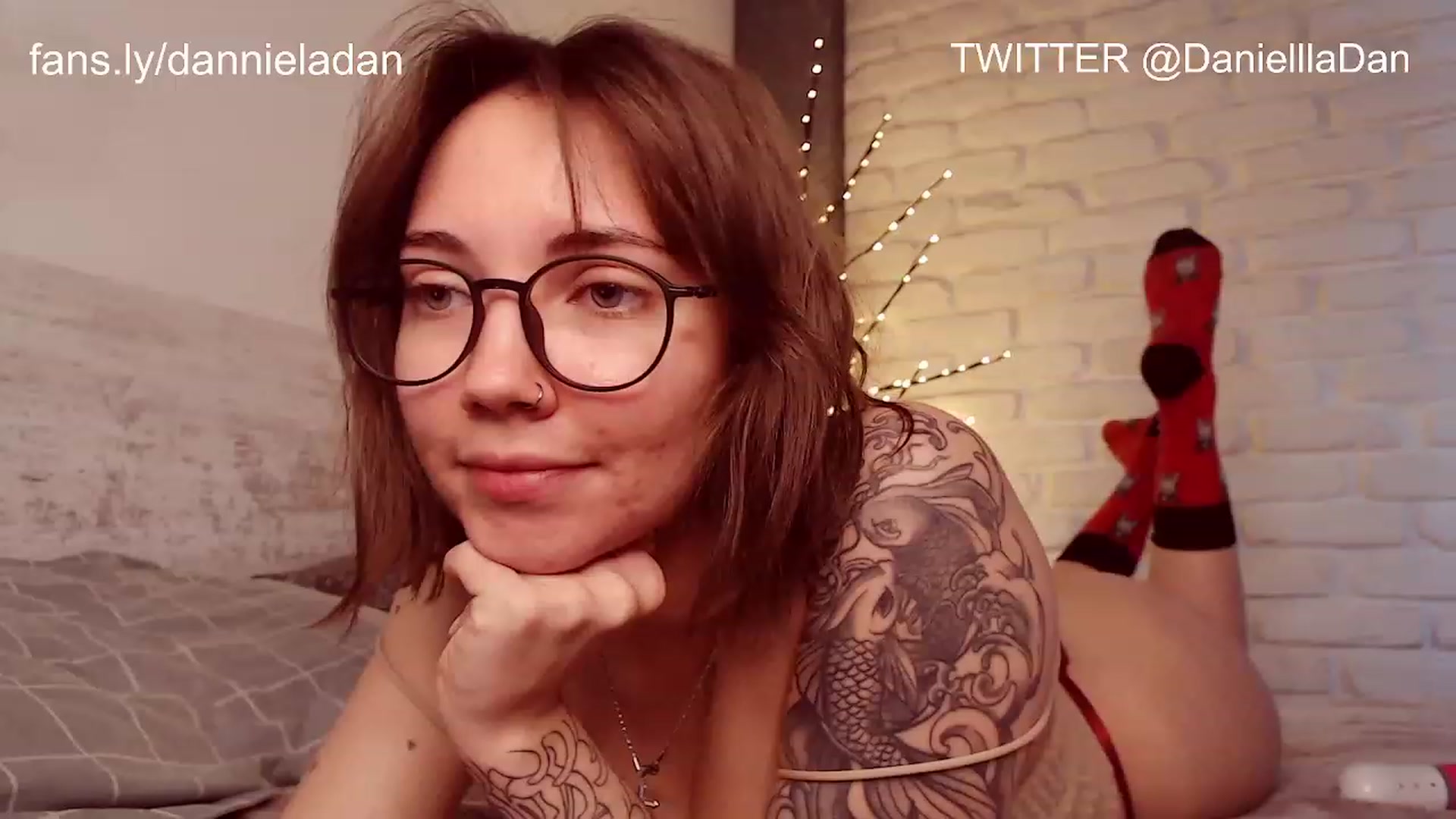 Gallery image thumbnail from Danielladan's myfreecams stream on, 12/22/2022, 10:18 image 16 of 20