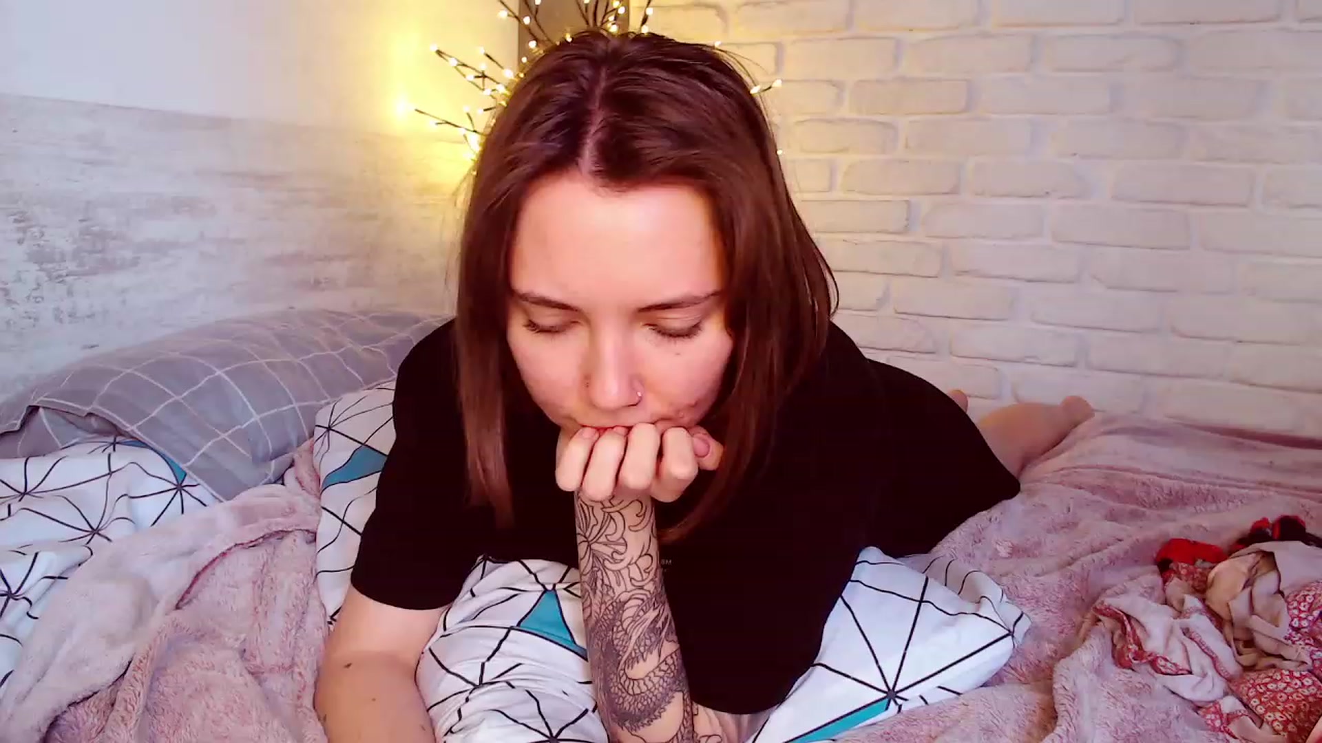 Gallery image thumbnail from Danielladan's myfreecams stream on, 12/31/2022, 09:38 image 19 of 20