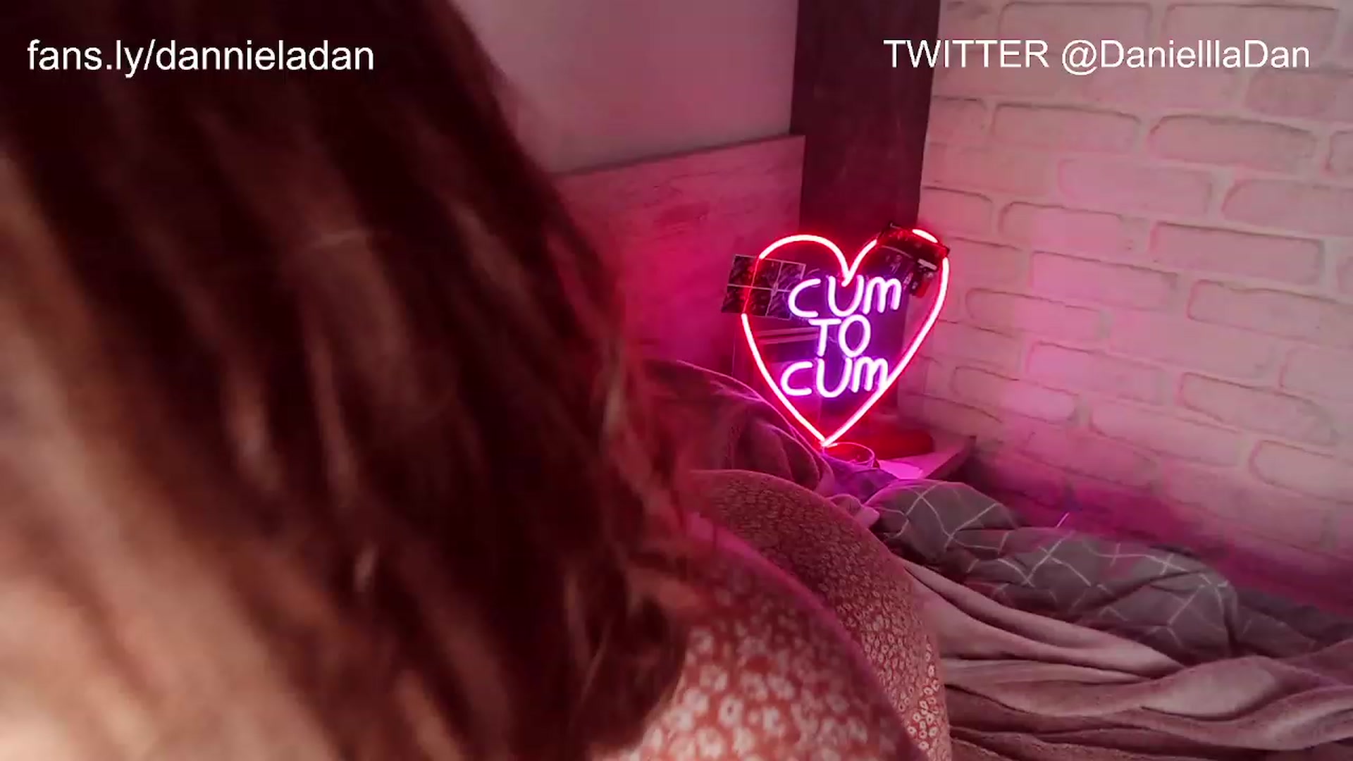 Gallery image thumbnail from Danielladan's myfreecams stream on, 02/07/2023, 08:40 image 1 of 20