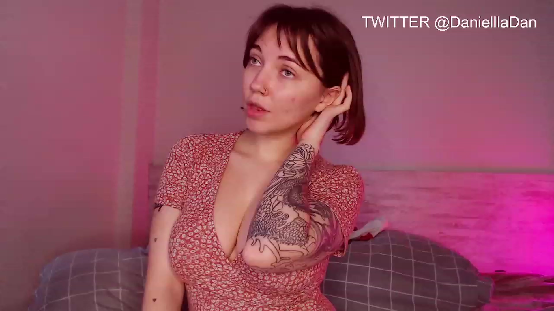 Gallery image thumbnail from Danielladan's myfreecams stream on, 03/03/2023, 10:02 image 15 of 20