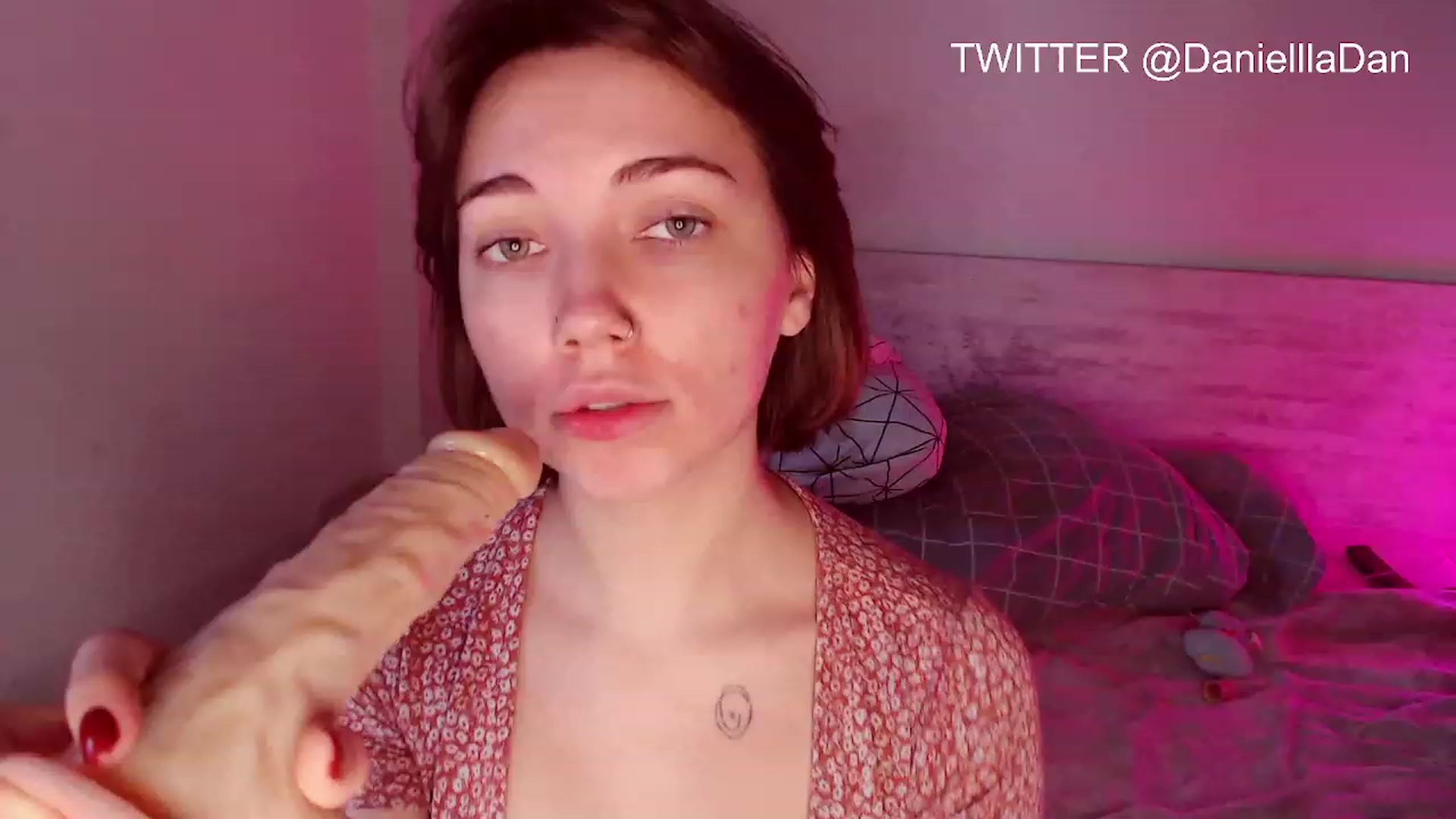 Gallery image thumbnail from Danielladan's myfreecams stream on, 03/03/2023, 10:02 image 4 of 20