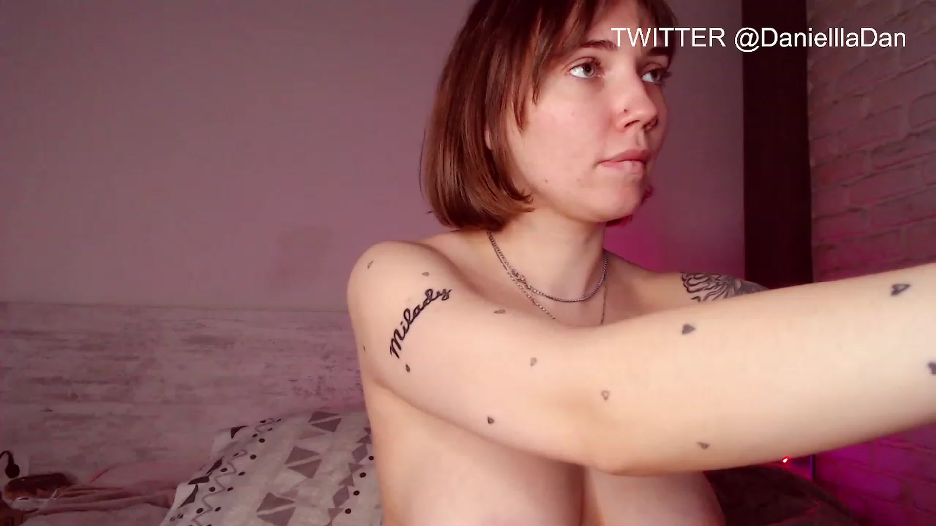 Gallery image thumbnail from Danielladan's myfreecams stream on, 03/24/2023, 16:26 image 16 of 20