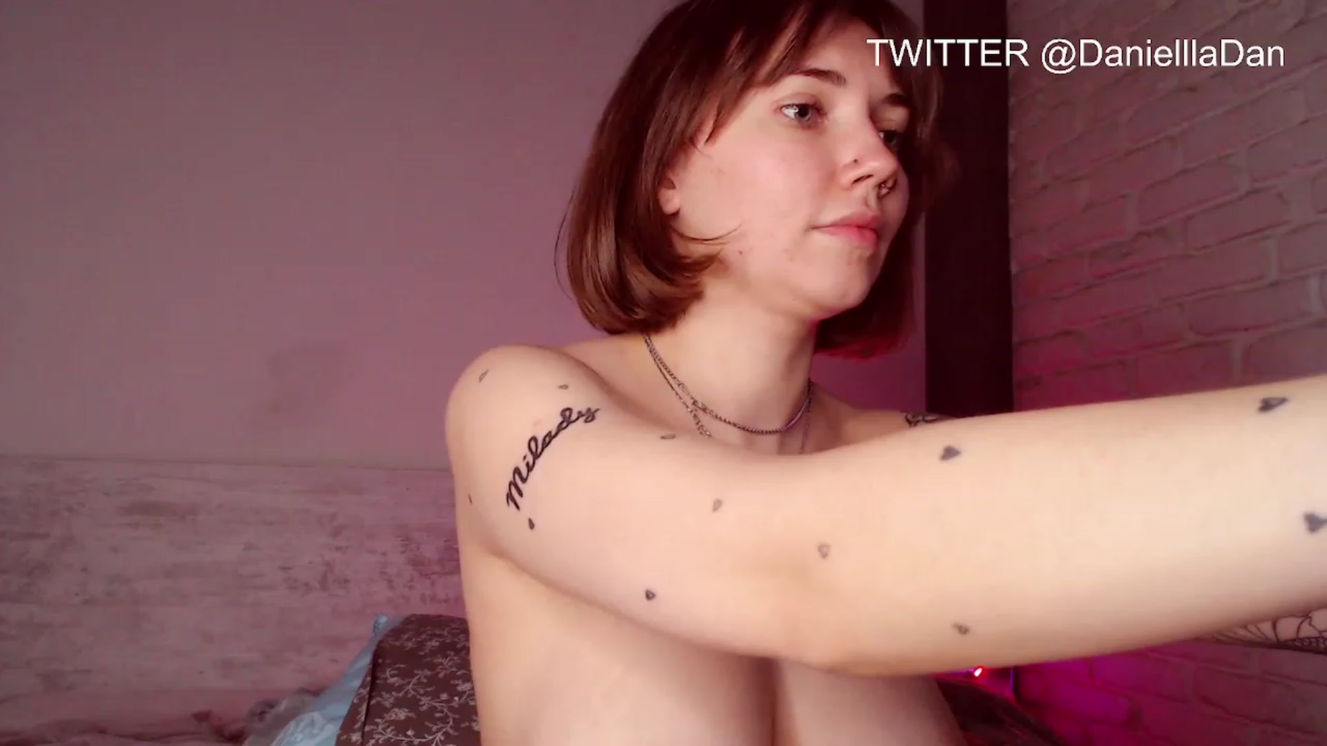 Gallery image thumbnail from Danielladan's myfreecams stream on, 03/24/2023, 16:26 image 10 of 20