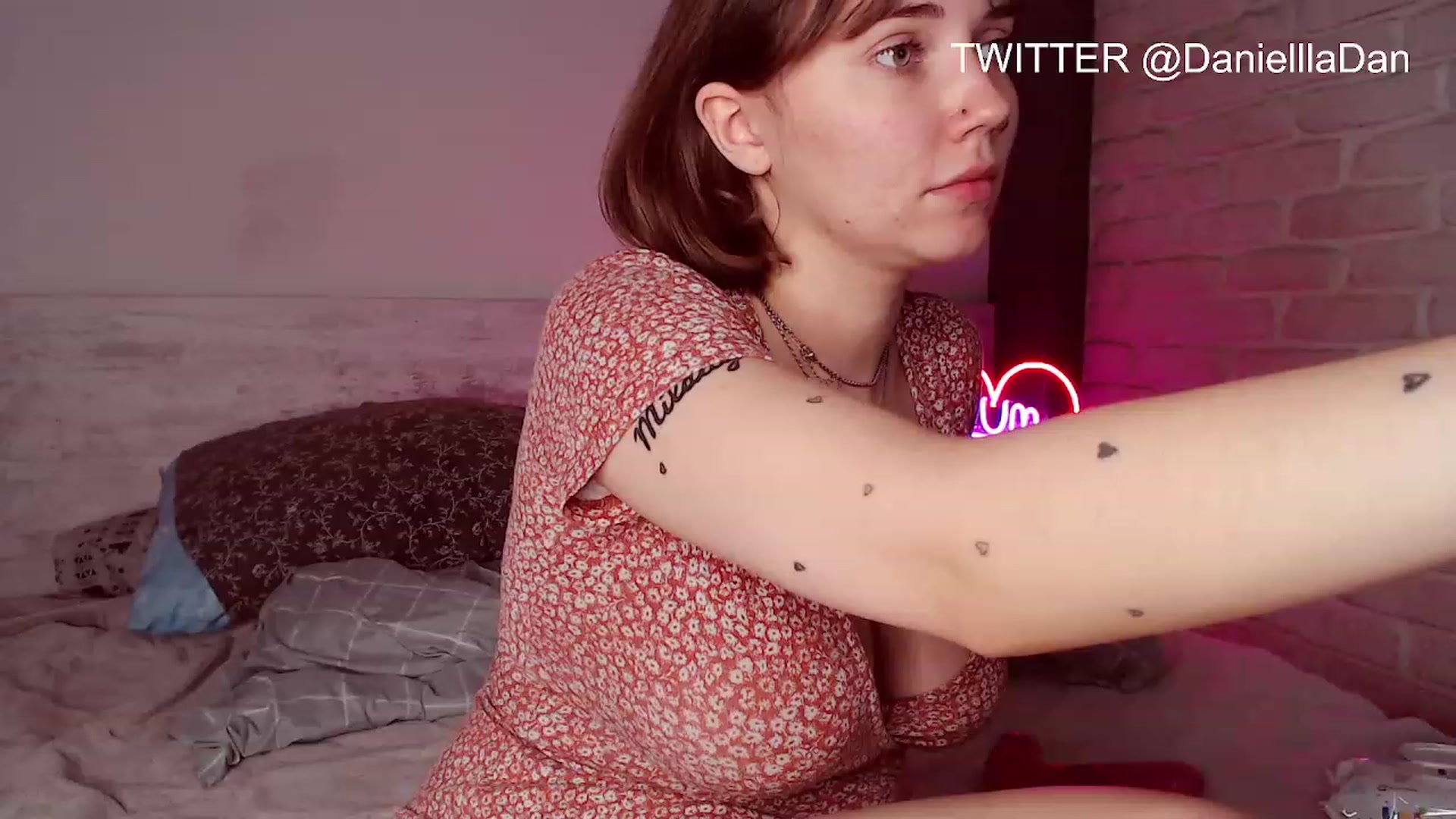 Gallery image thumbnail from Danielladan's myfreecams stream on, 03/24/2023, 17:13 image 4 of 20
