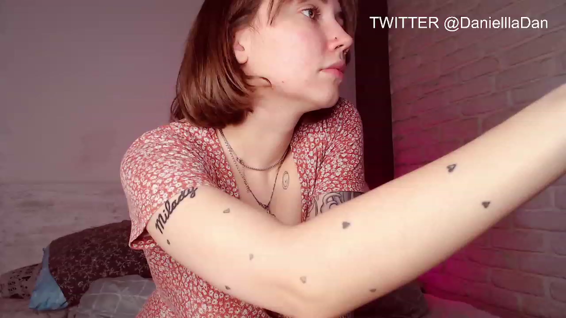 Gallery image thumbnail from Danielladan's myfreecams stream on, 03/24/2023, 17:13 image 18 of 20