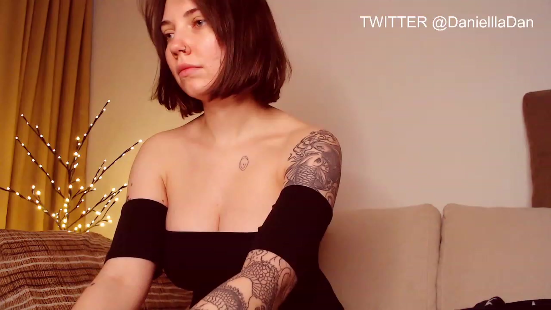 Gallery image thumbnail from Danielladan's myfreecams stream on, 04/17/2023, 09:10 image 6 of 20