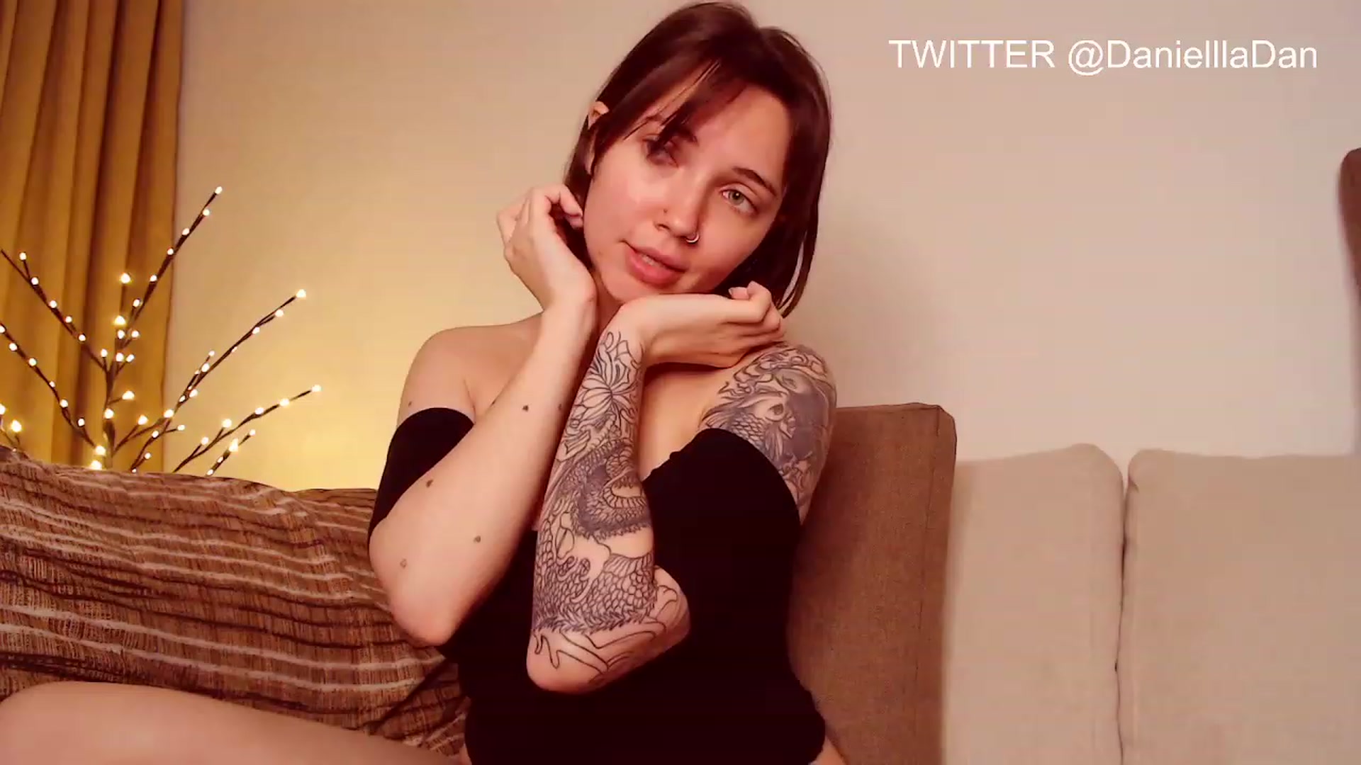 Gallery image thumbnail from Danielladan's myfreecams stream on, 04/17/2023, 09:48 image 3 of 20