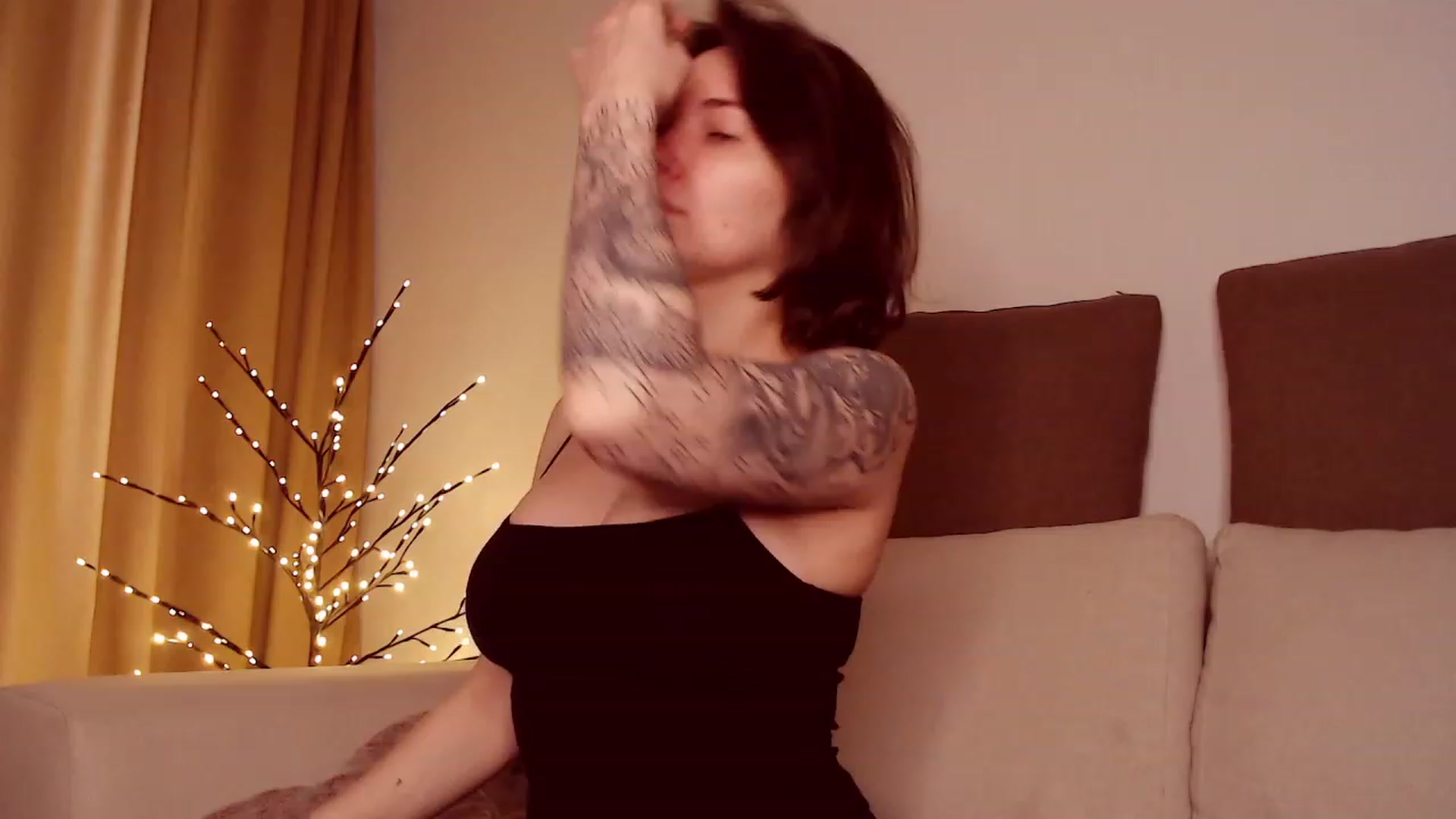 Gallery image thumbnail from Danielladan's myfreecams stream on, 04/21/2023, 08:26 image 1 of 20