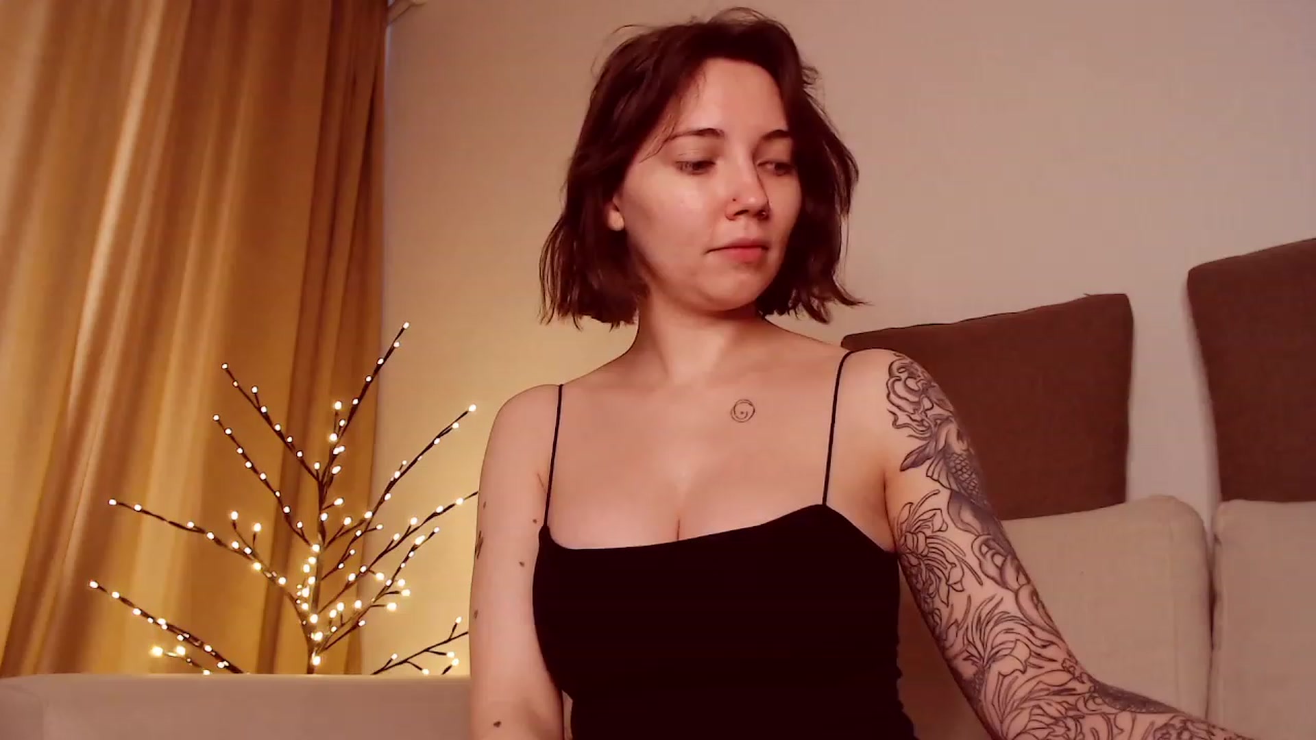 Gallery image thumbnail from Danielladan's myfreecams stream on, 04/21/2023, 08:26 image 13 of 20
