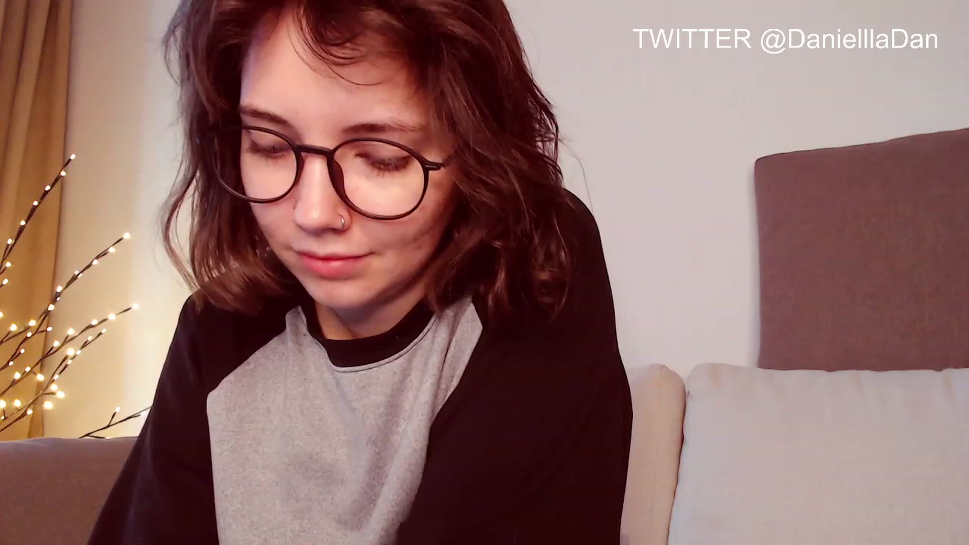 Gallery image thumbnail from Danielladan's myfreecams stream on, 04/22/2023, 09:21 image 10 of 20
