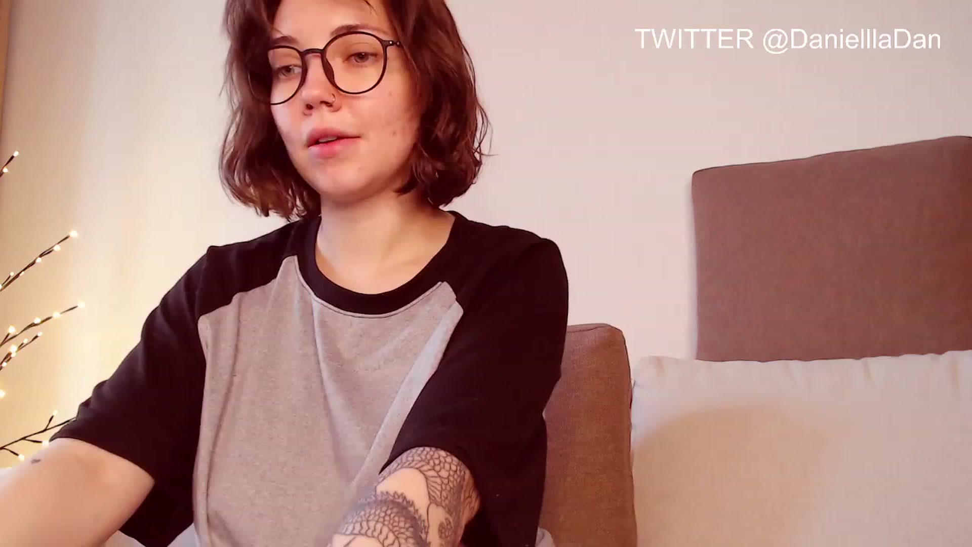 Gallery image thumbnail from Danielladan's myfreecams stream on, 04/22/2023, 09:21 image 17 of 20