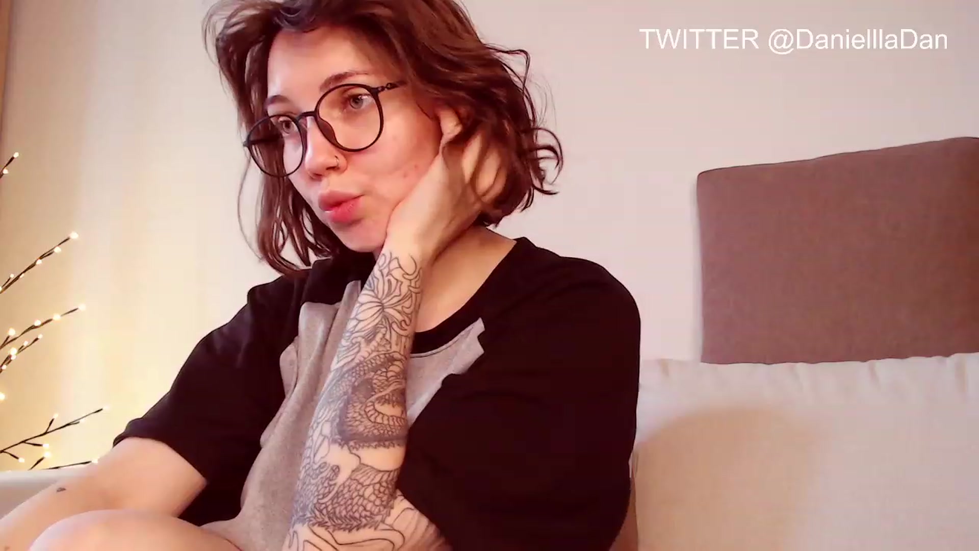 Gallery image thumbnail from Danielladan's myfreecams stream on, 04/22/2023, 09:21 image 20 of 20