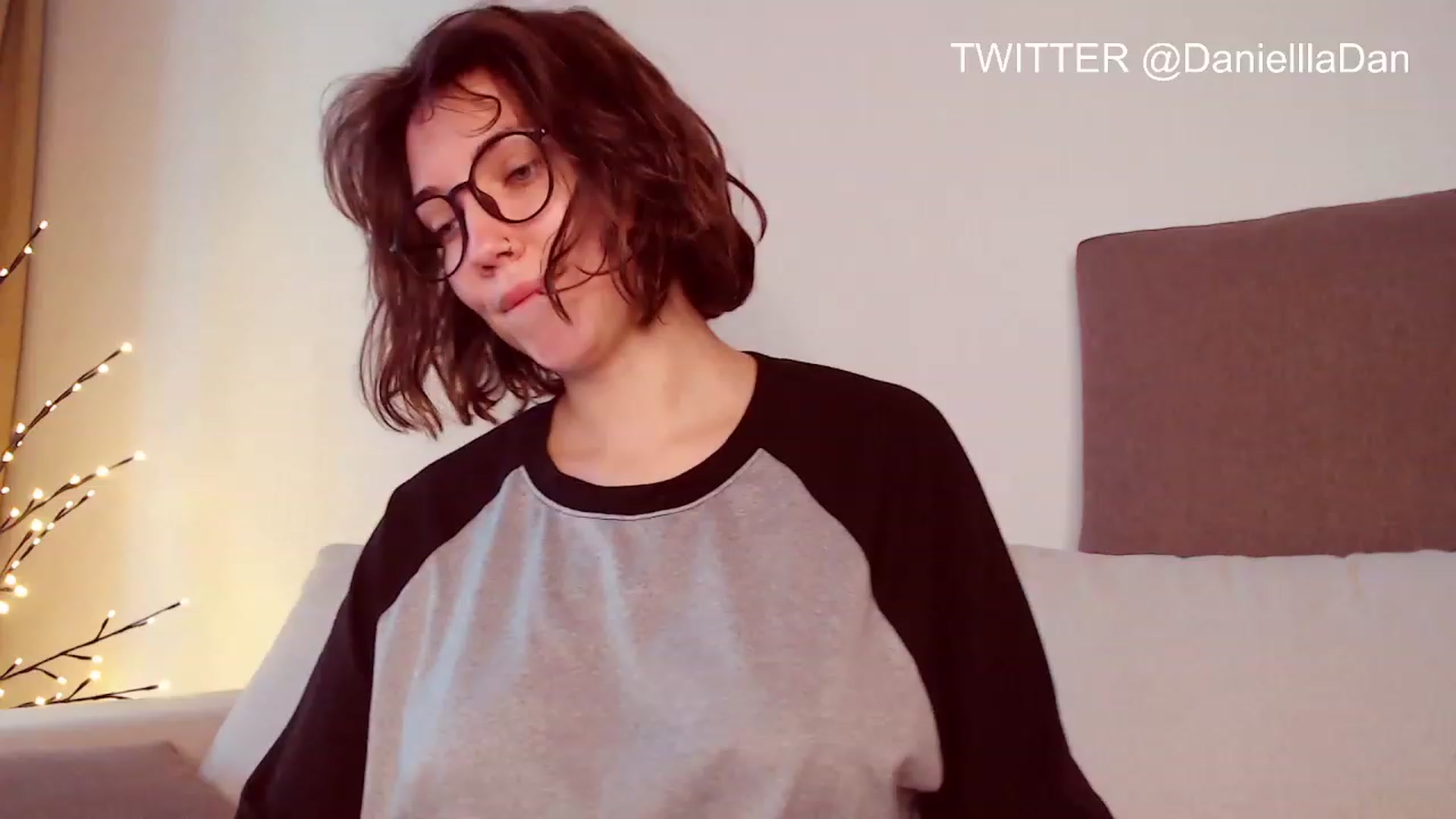 Gallery image thumbnail from Danielladan's myfreecams stream on, 04/22/2023, 09:21 image 3 of 20
